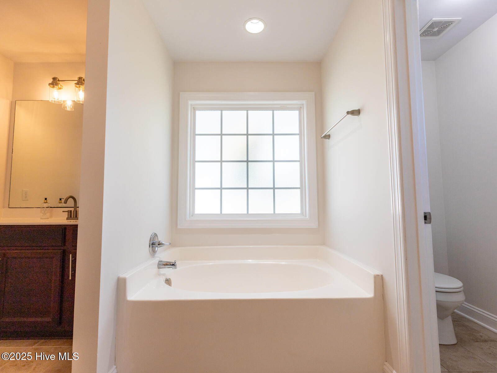 100546251 | Photo 33