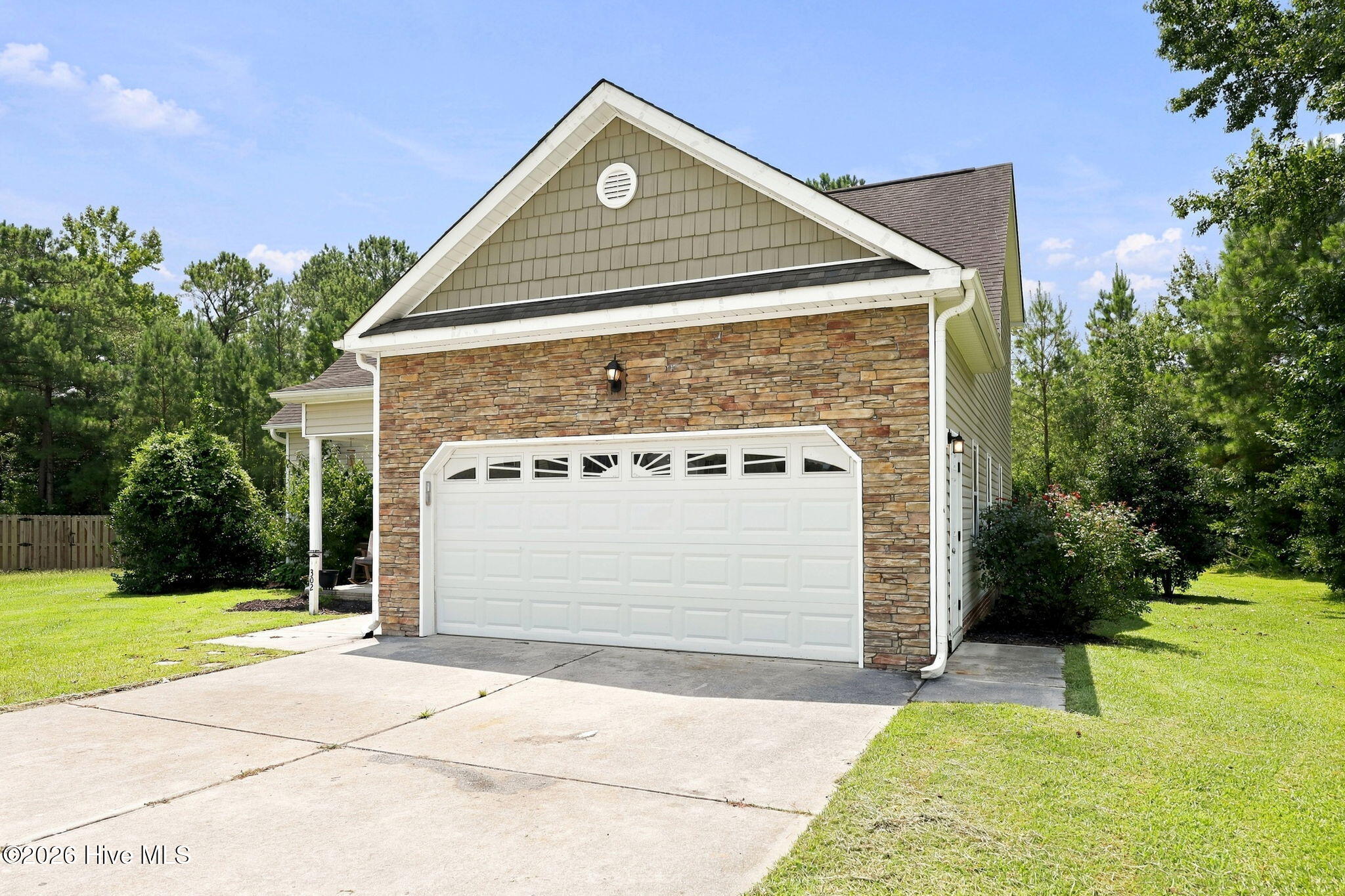 302 Squire Court,Maple Hill