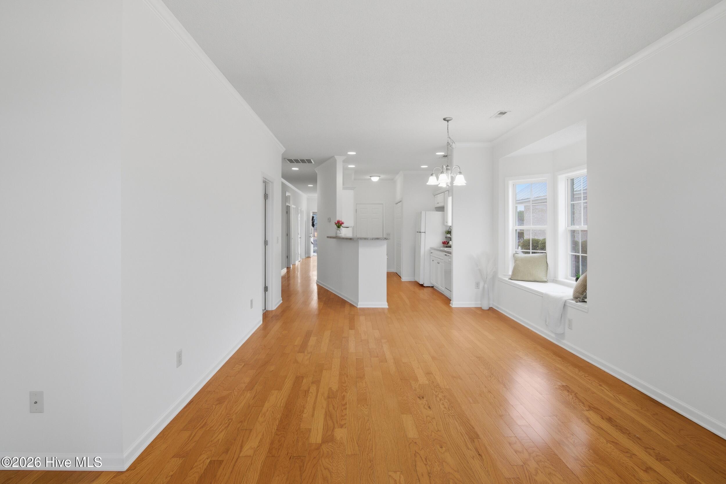 100554409 | Photo 21