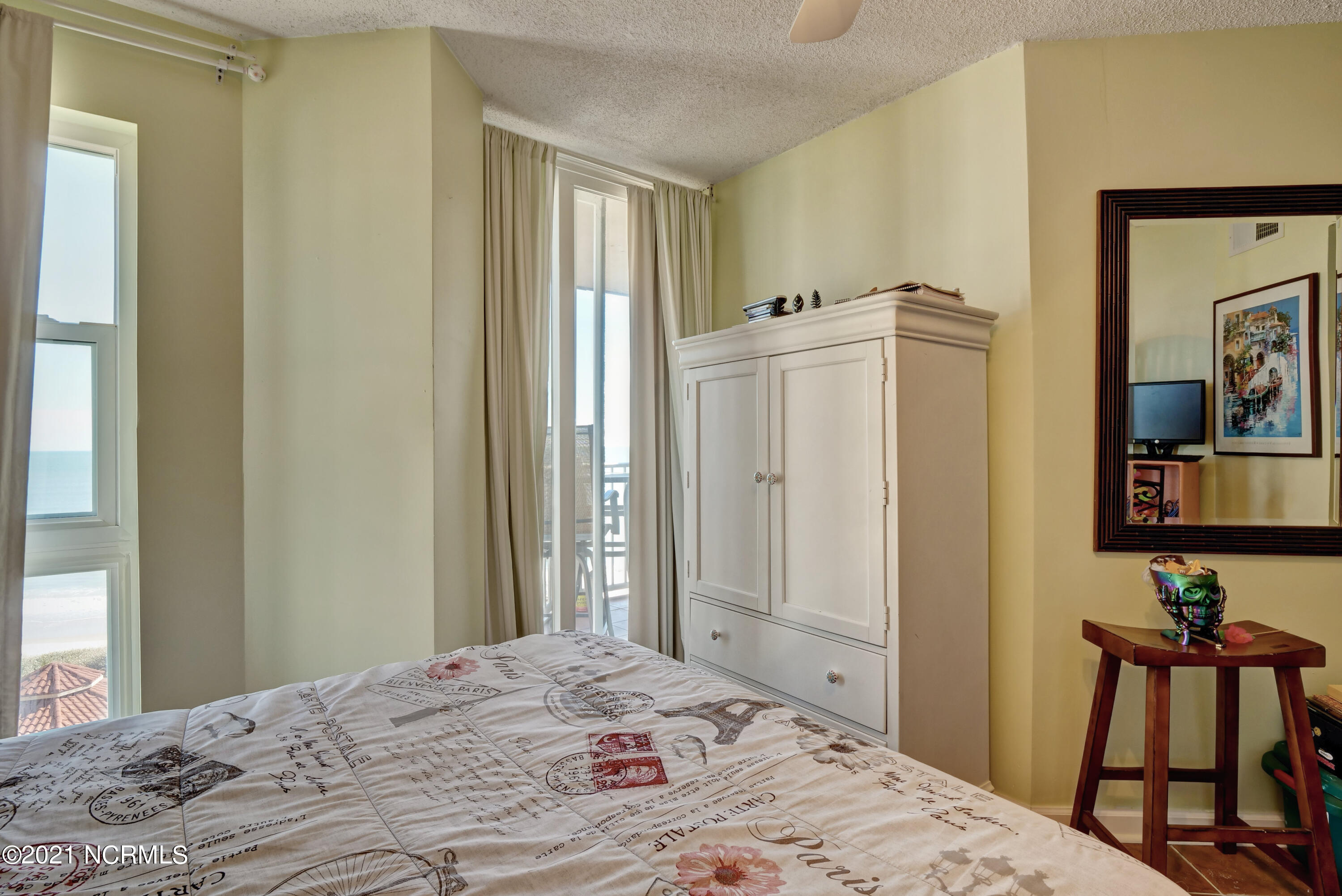 100520960 | Photo 24