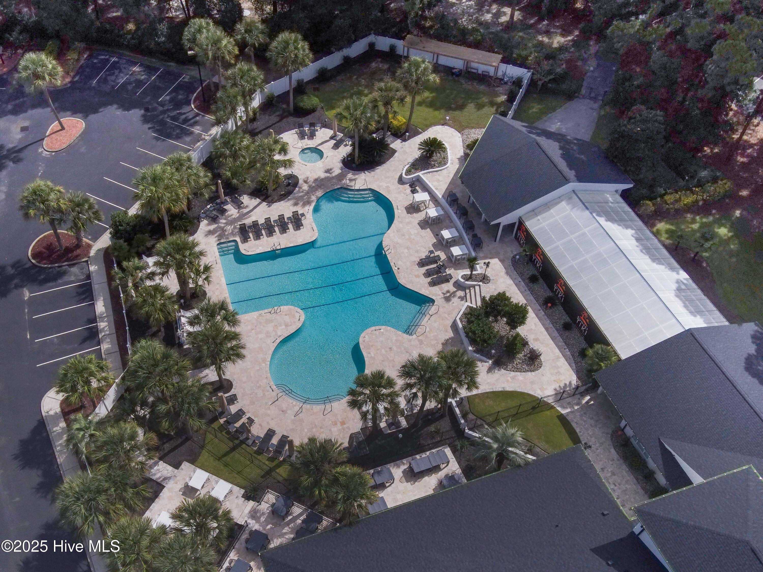 100533725 | Photo 43