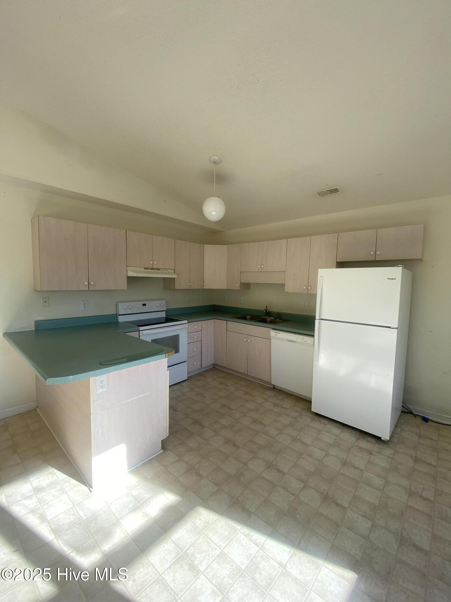 100517561 | Photo 32