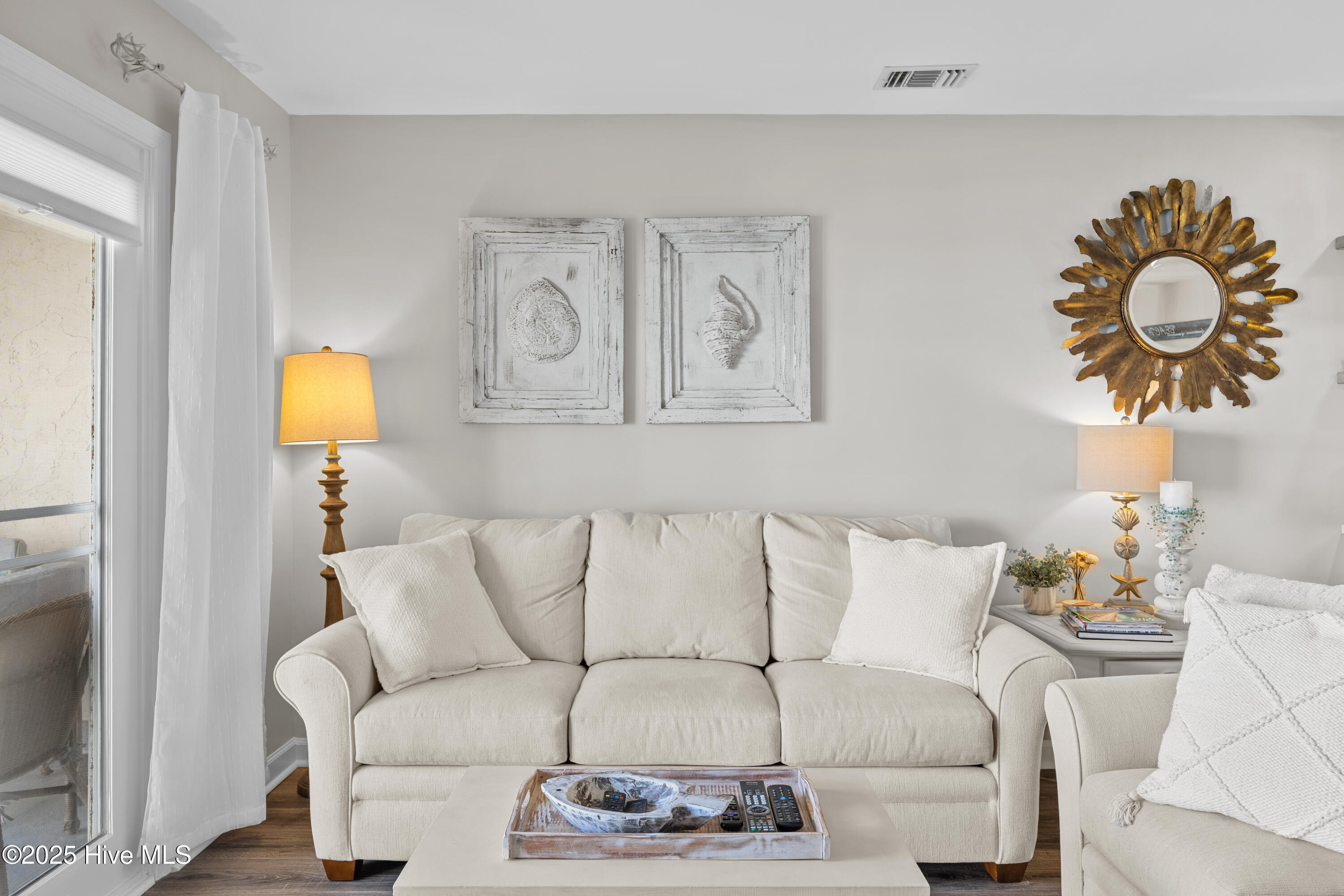 100530467 | Photo 16