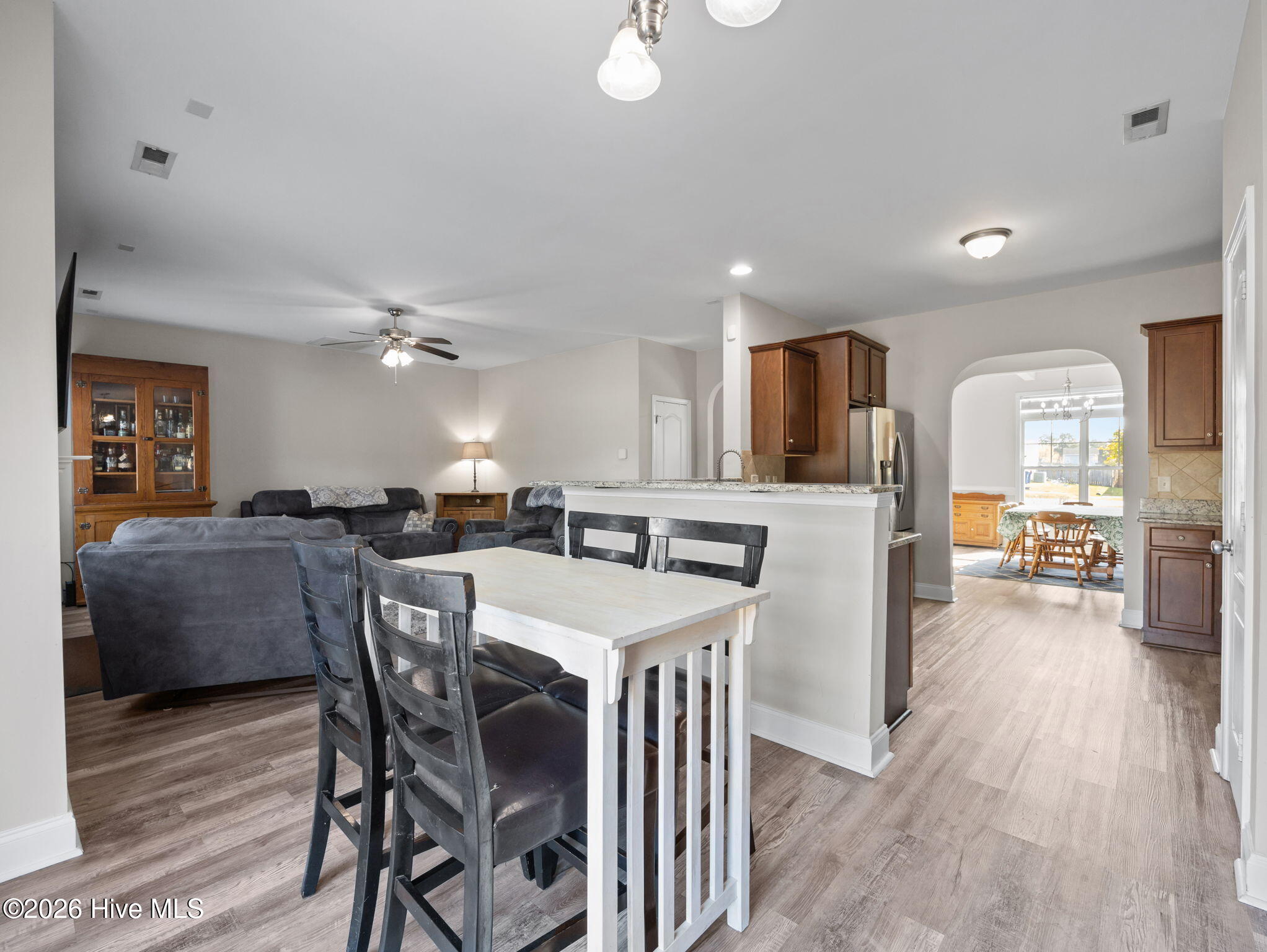 100564240 | Photo 21