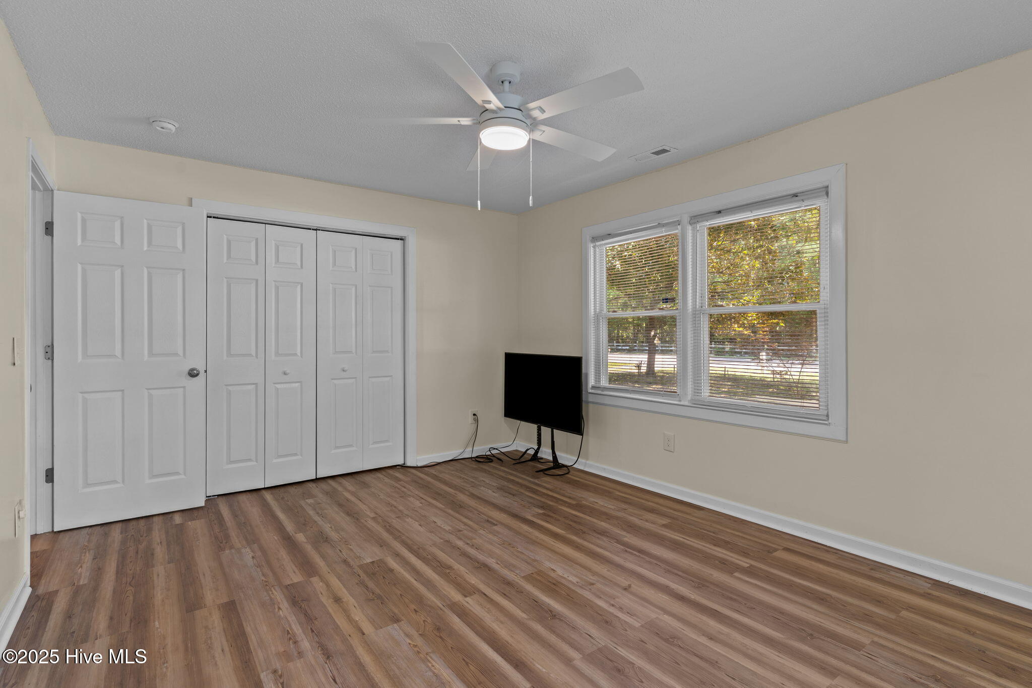 100530137 | Photo 18