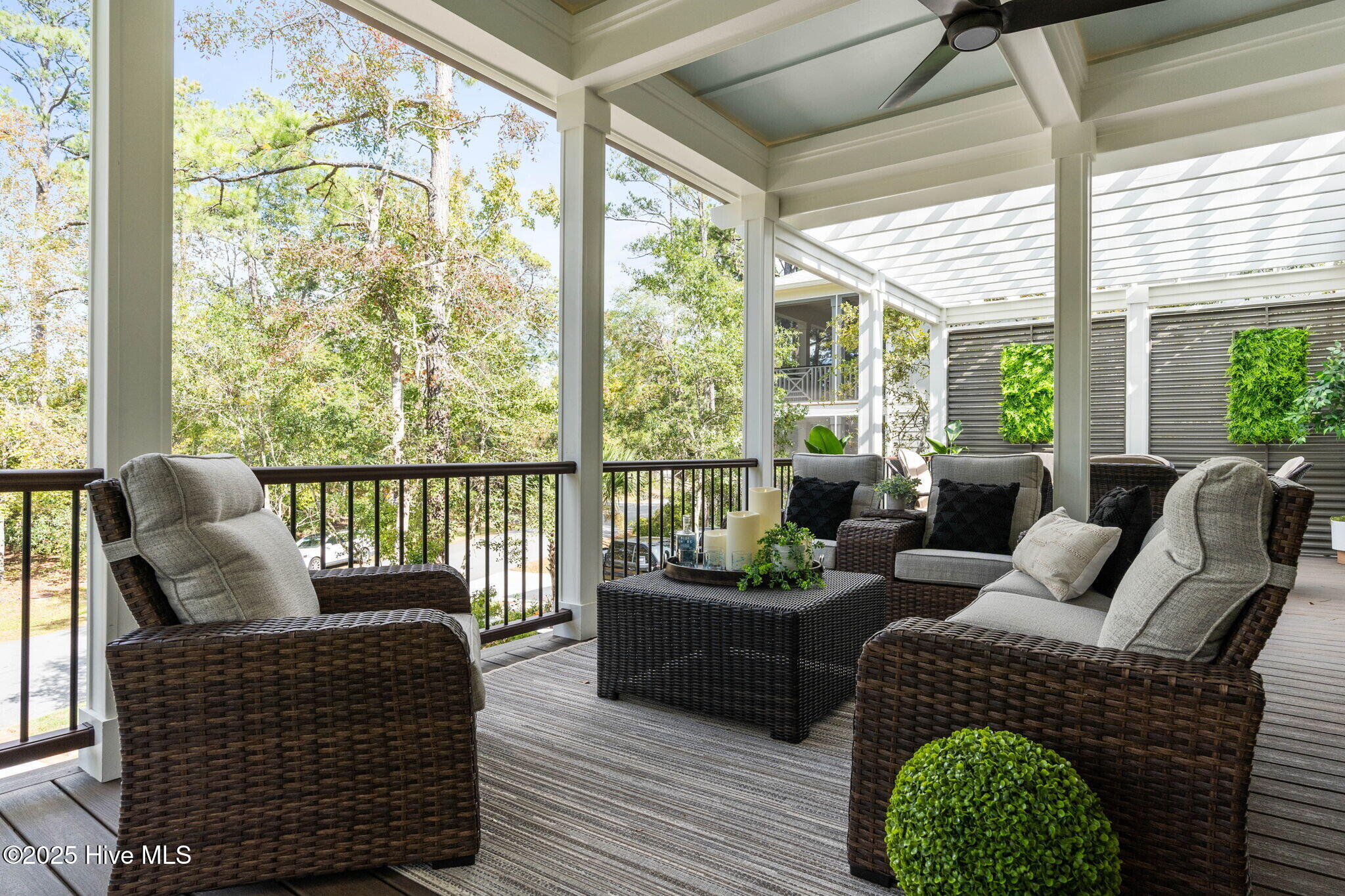 100516902 | Photo 87