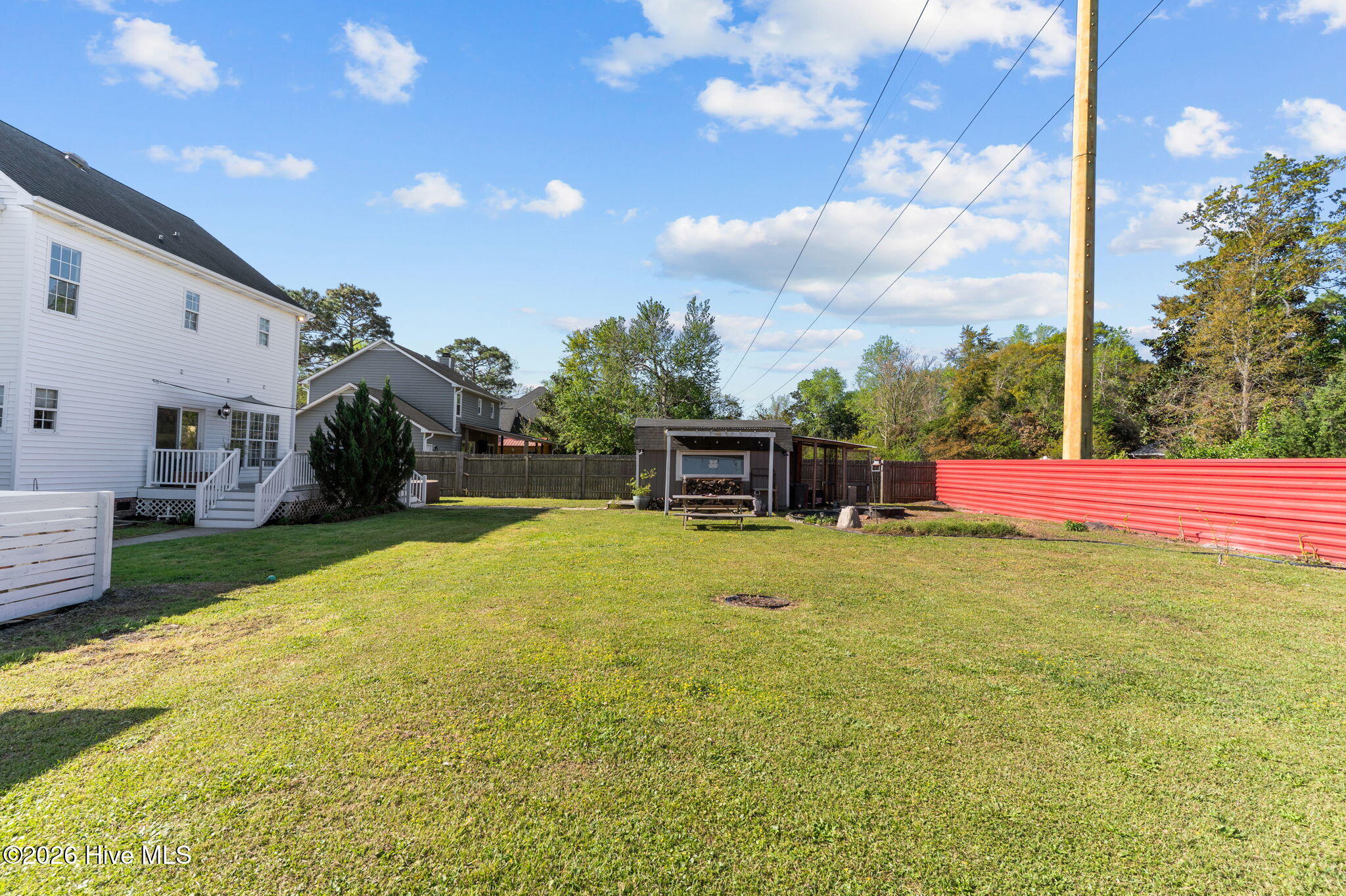 100564590 | Photo 38