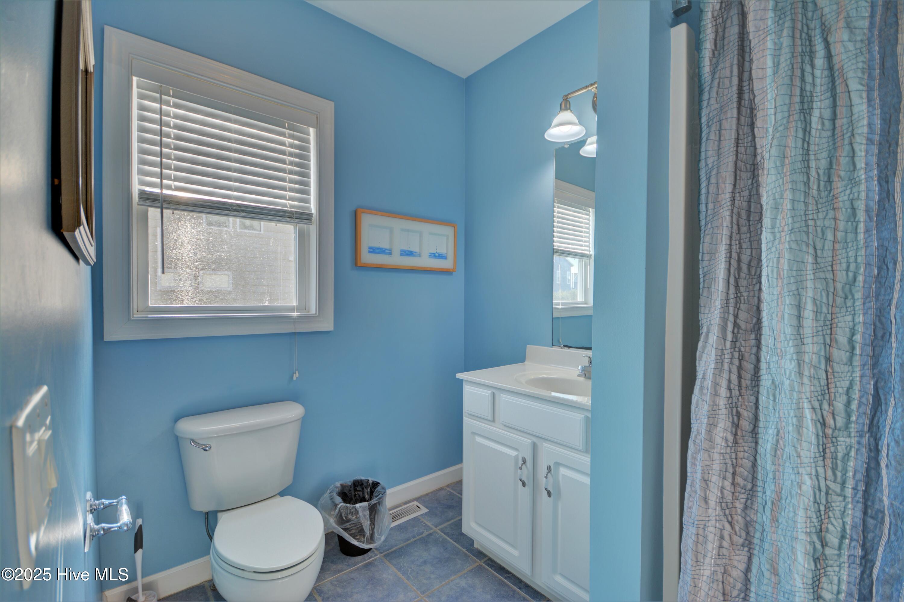 100518289 | Photo 31