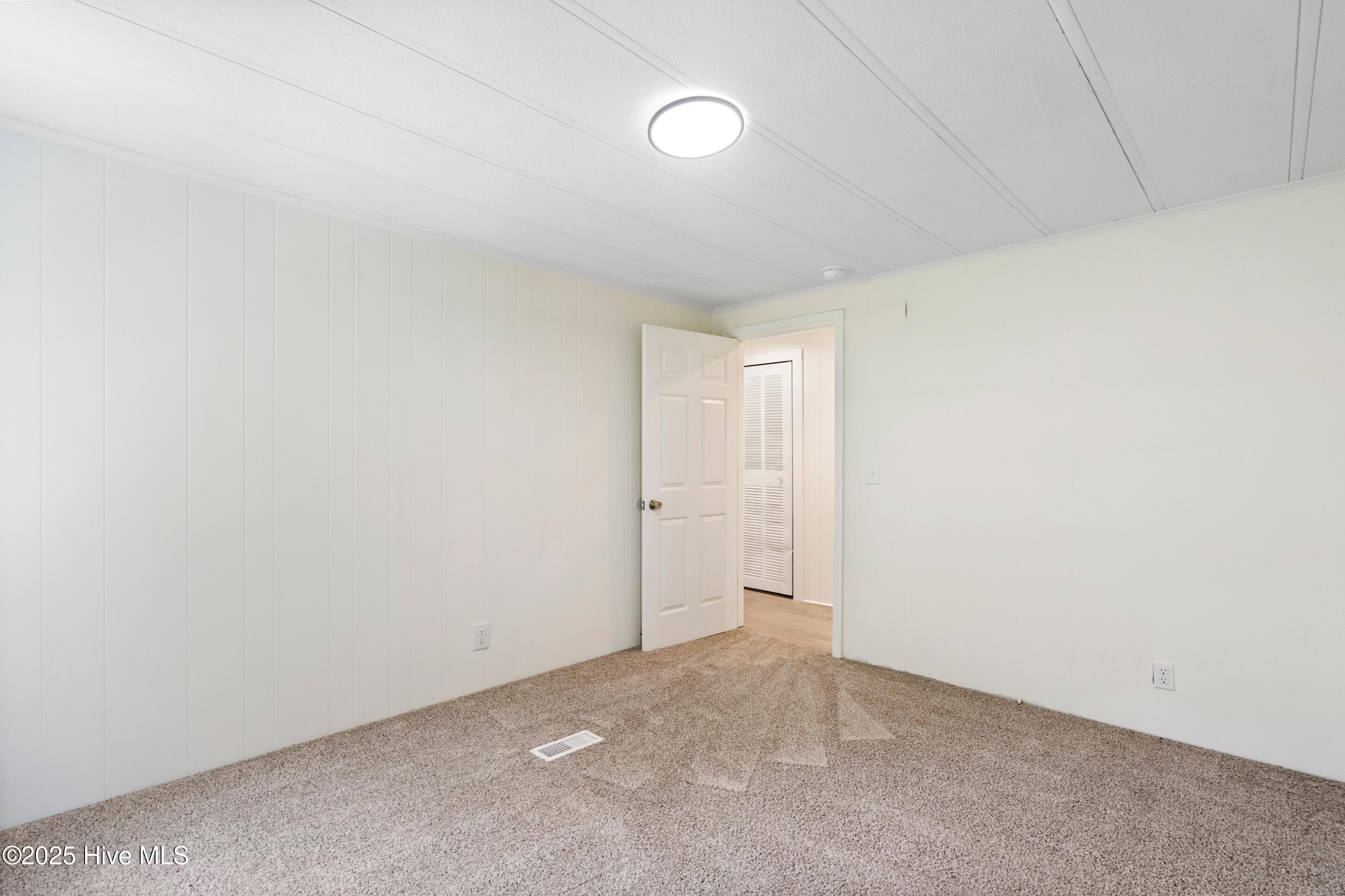 100514481 | Photo 13