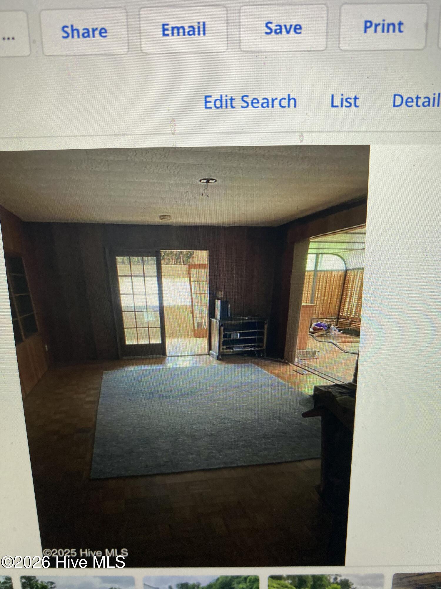 100549380 | Photo 19