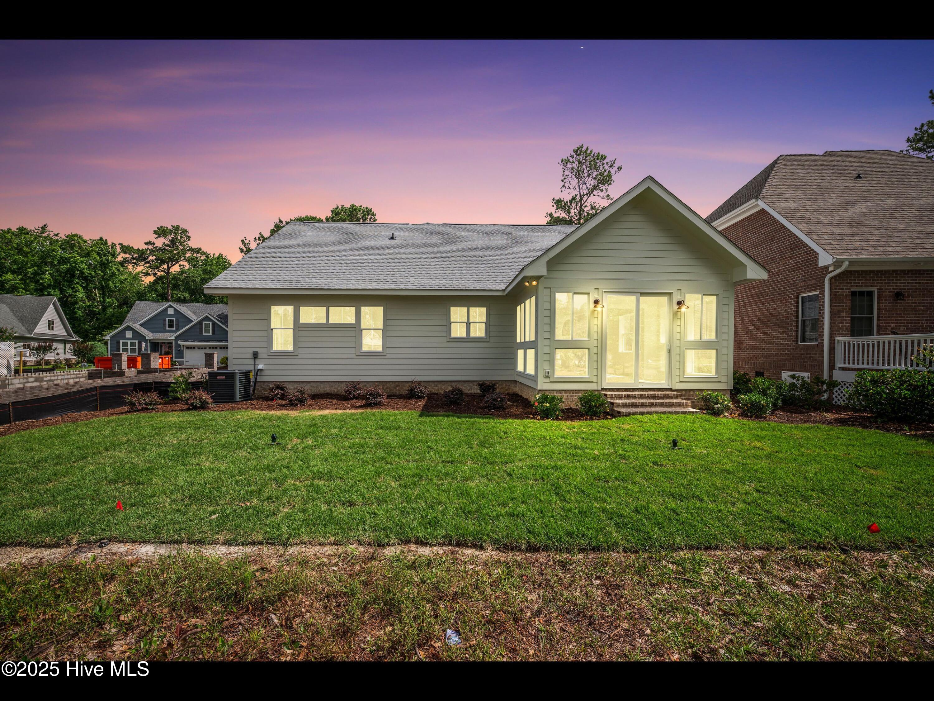 100490321 | Photo 48