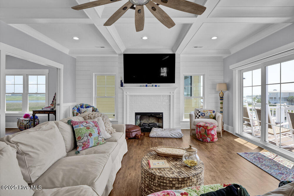 100509330 | Photo 11