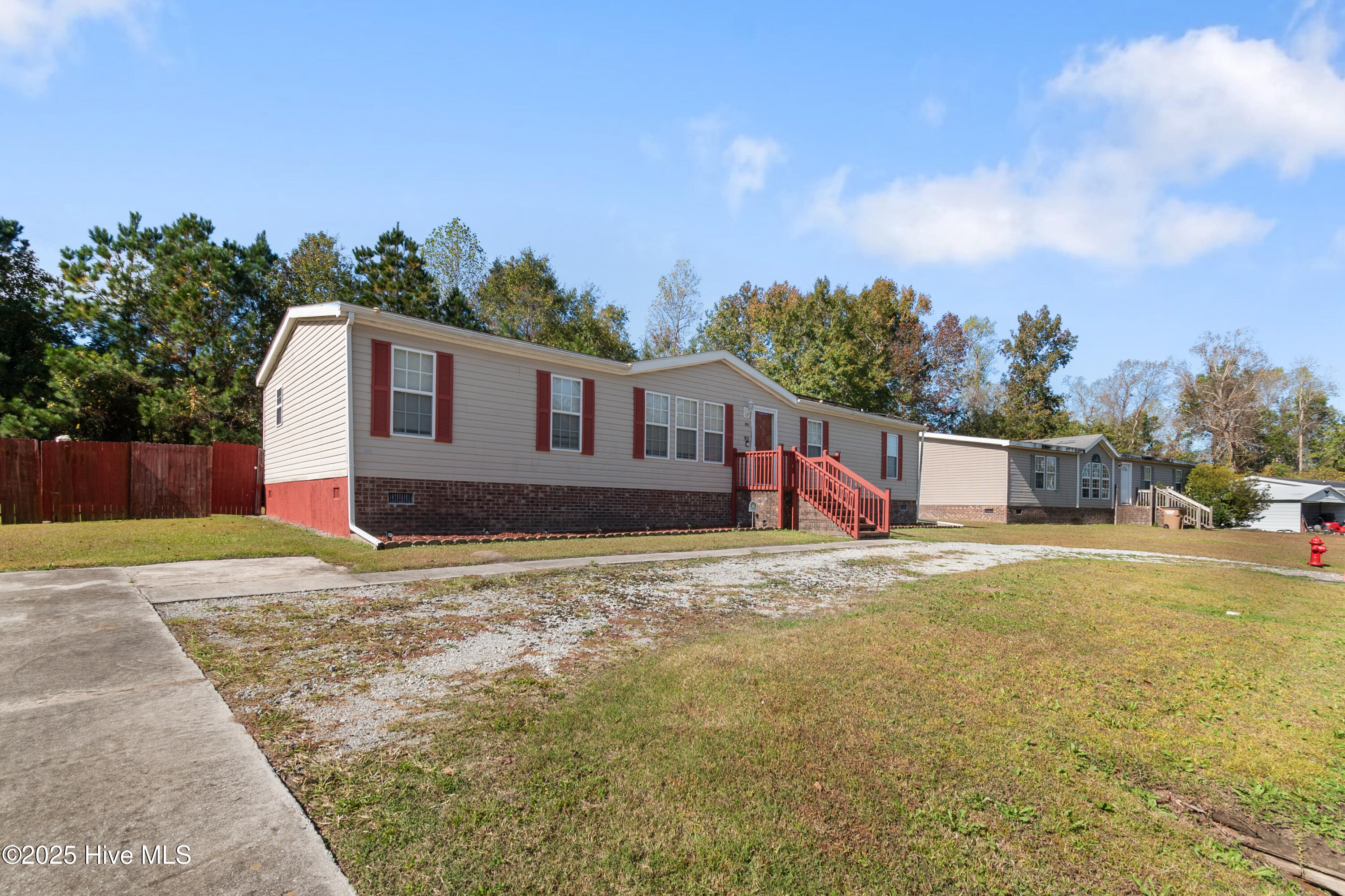 801 Maynard Boulevard, Jacksonville, NC 28546 – photo 3: DSC_7646