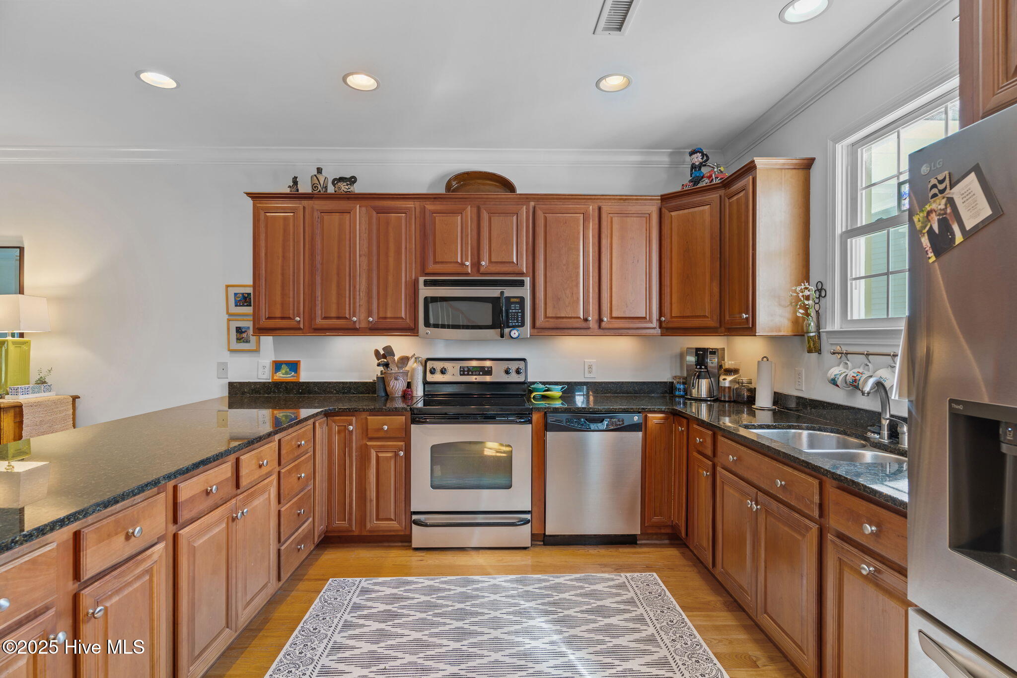 100539989 | Photo 14