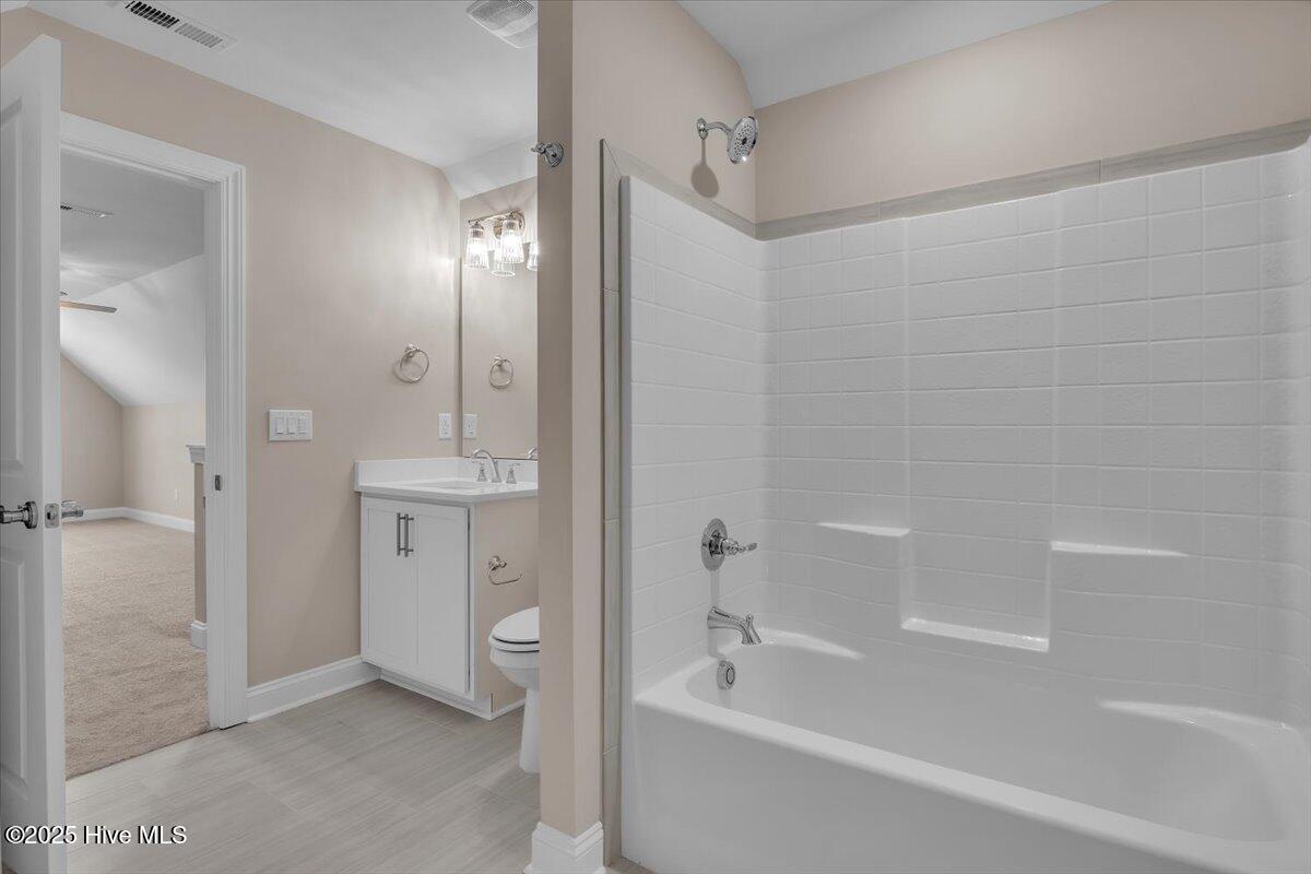 100532823 | Photo 49