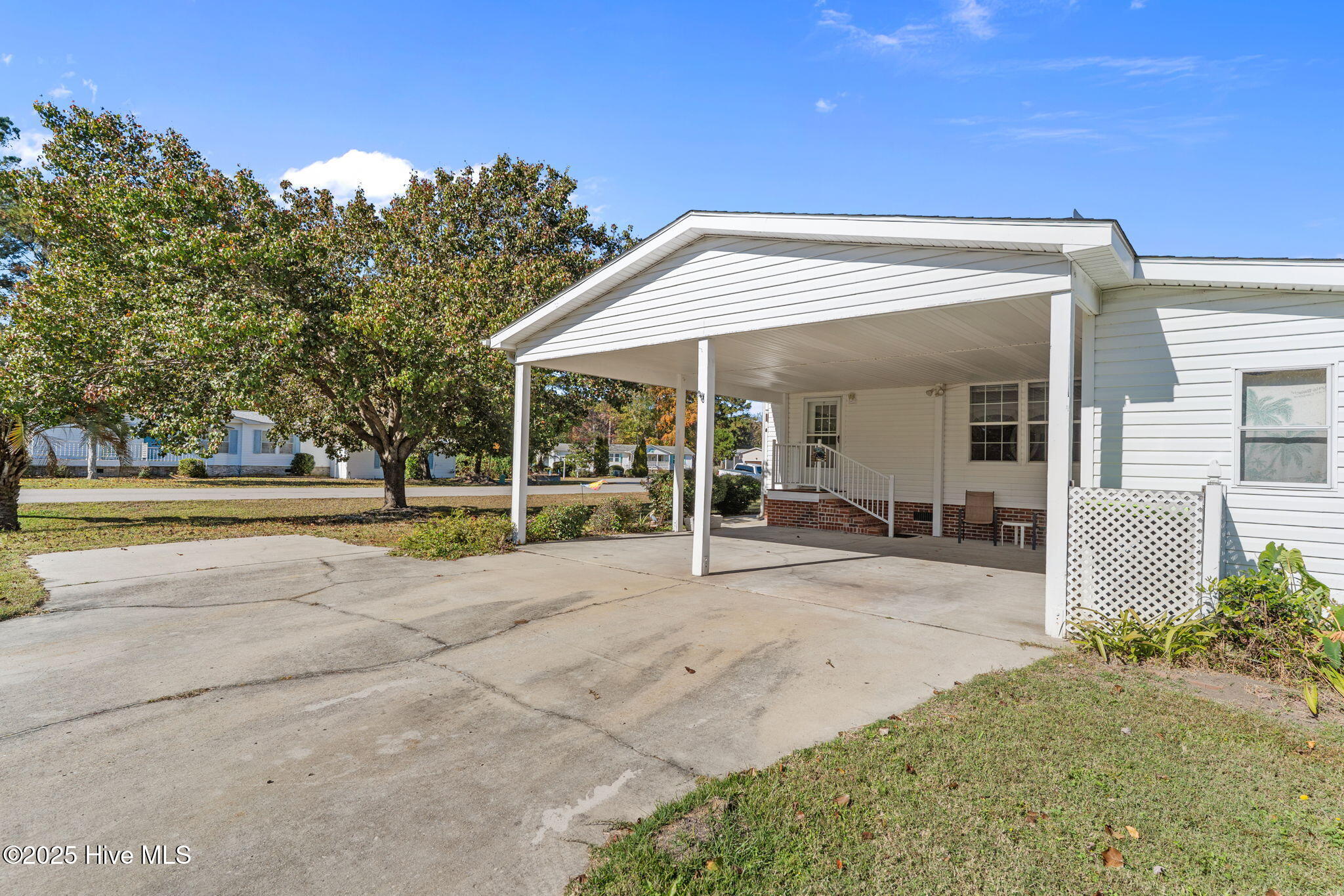 100535102 | Photo 37