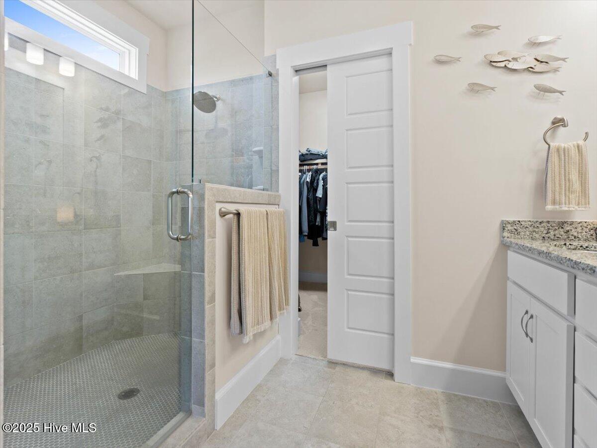 100516442 | Photo 19