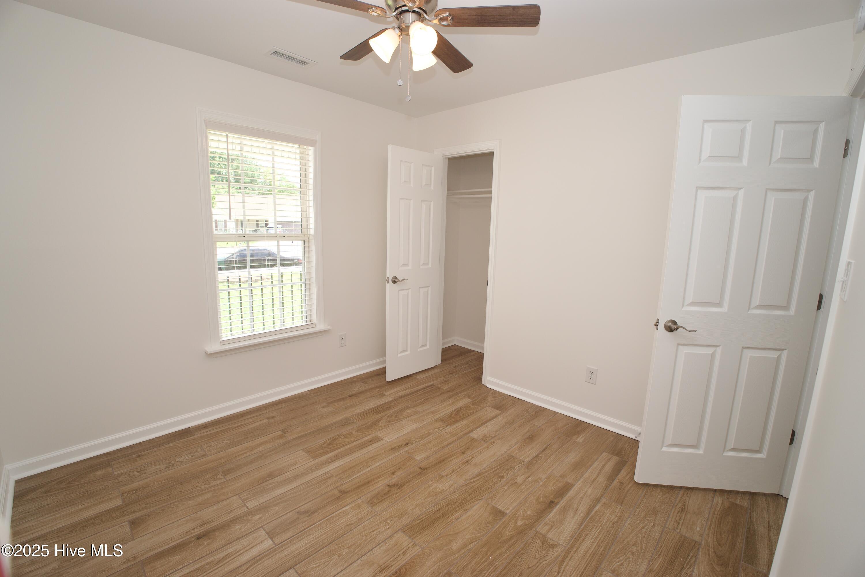 100527332 | Photo 32