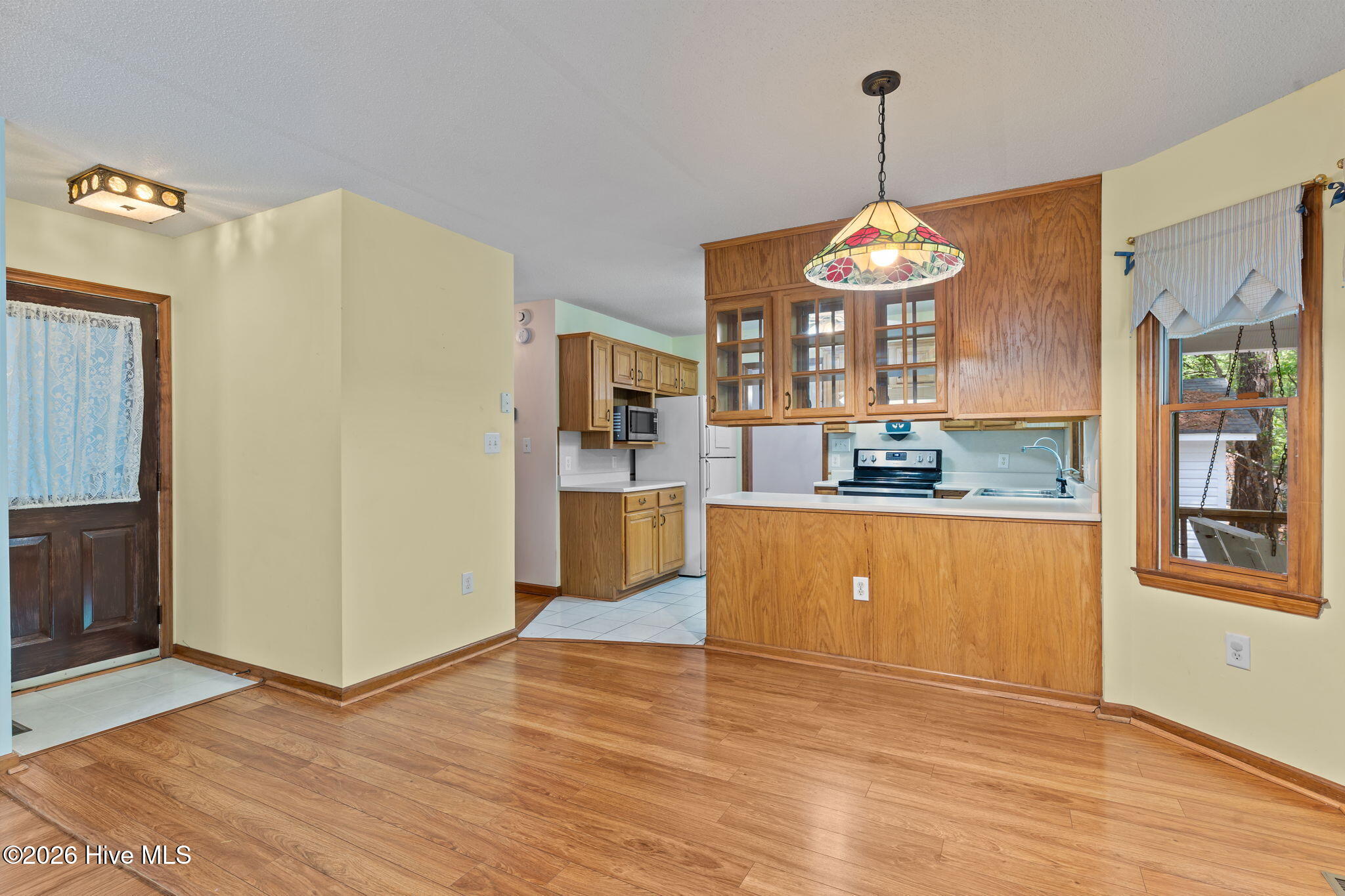 100568125 | Photo 19