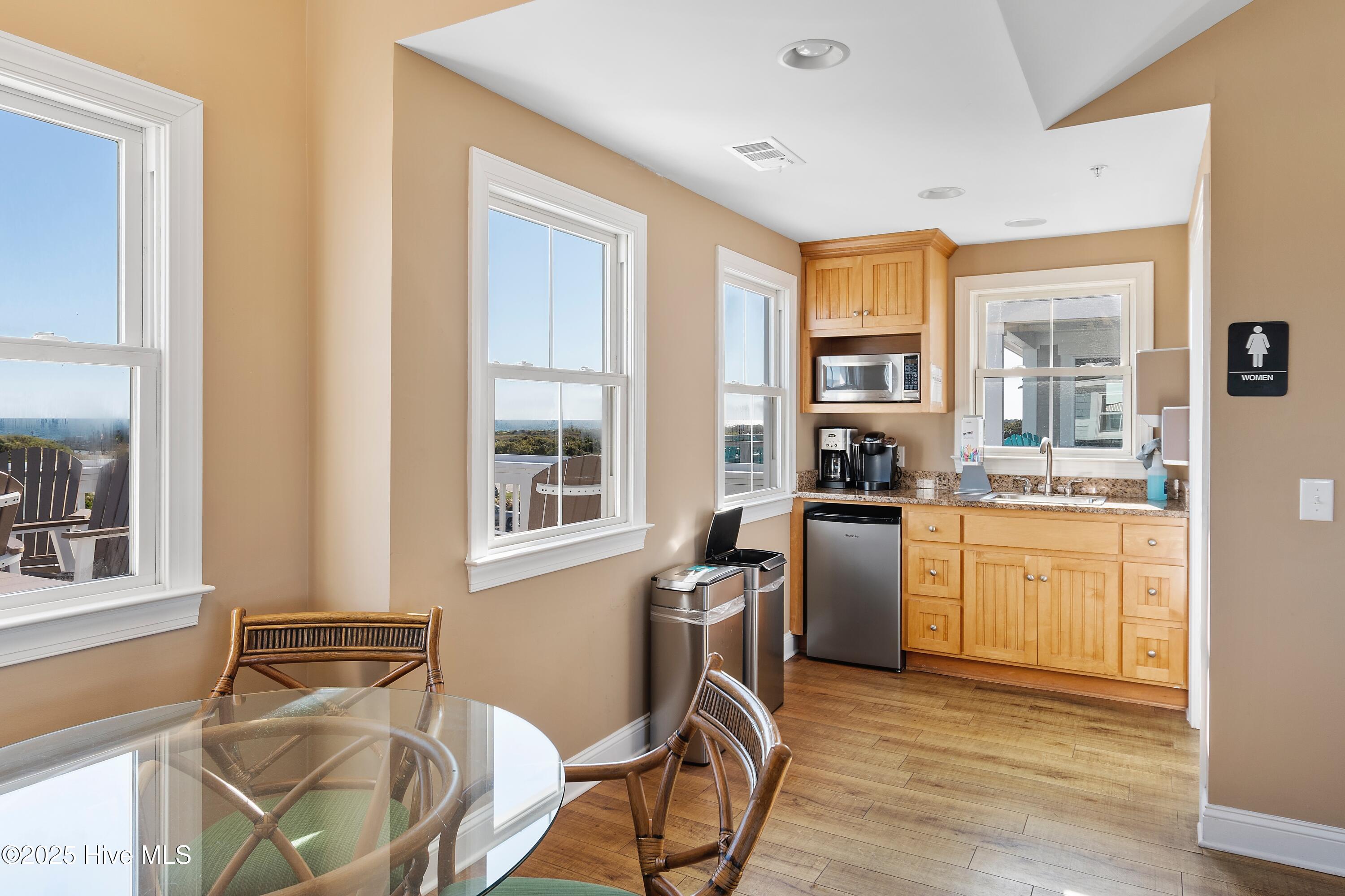 100518411 | Photo 88