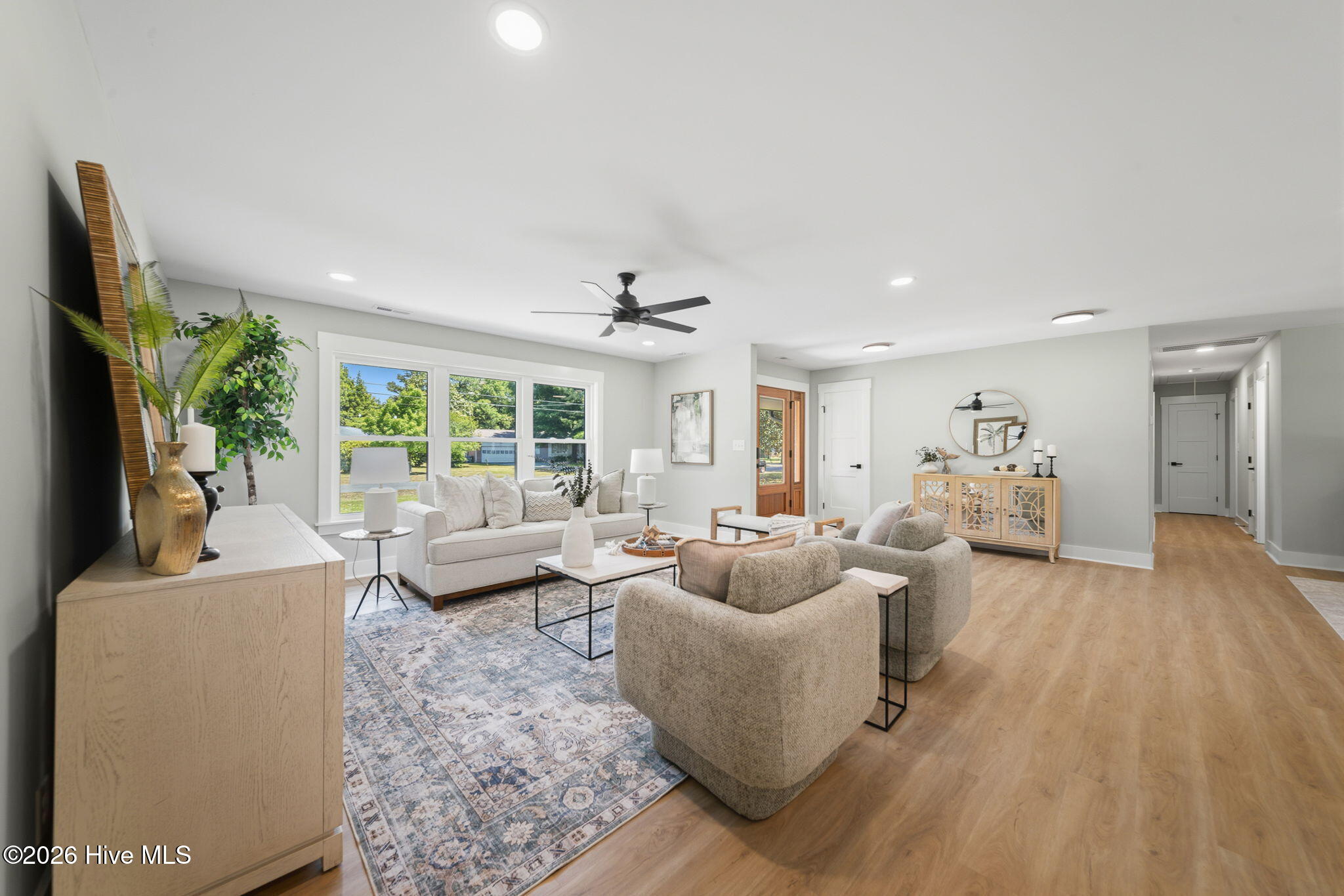 100569769 | Photo 17