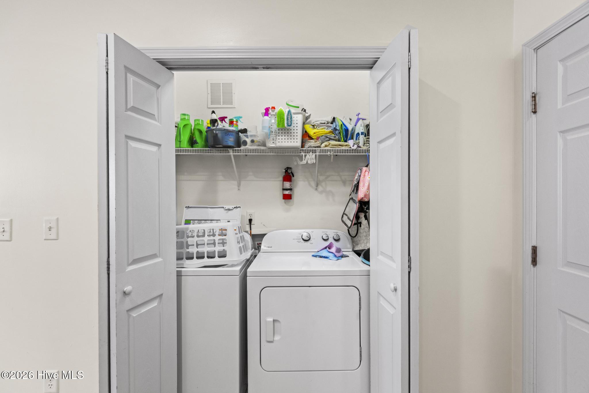 100556084 | Photo 32