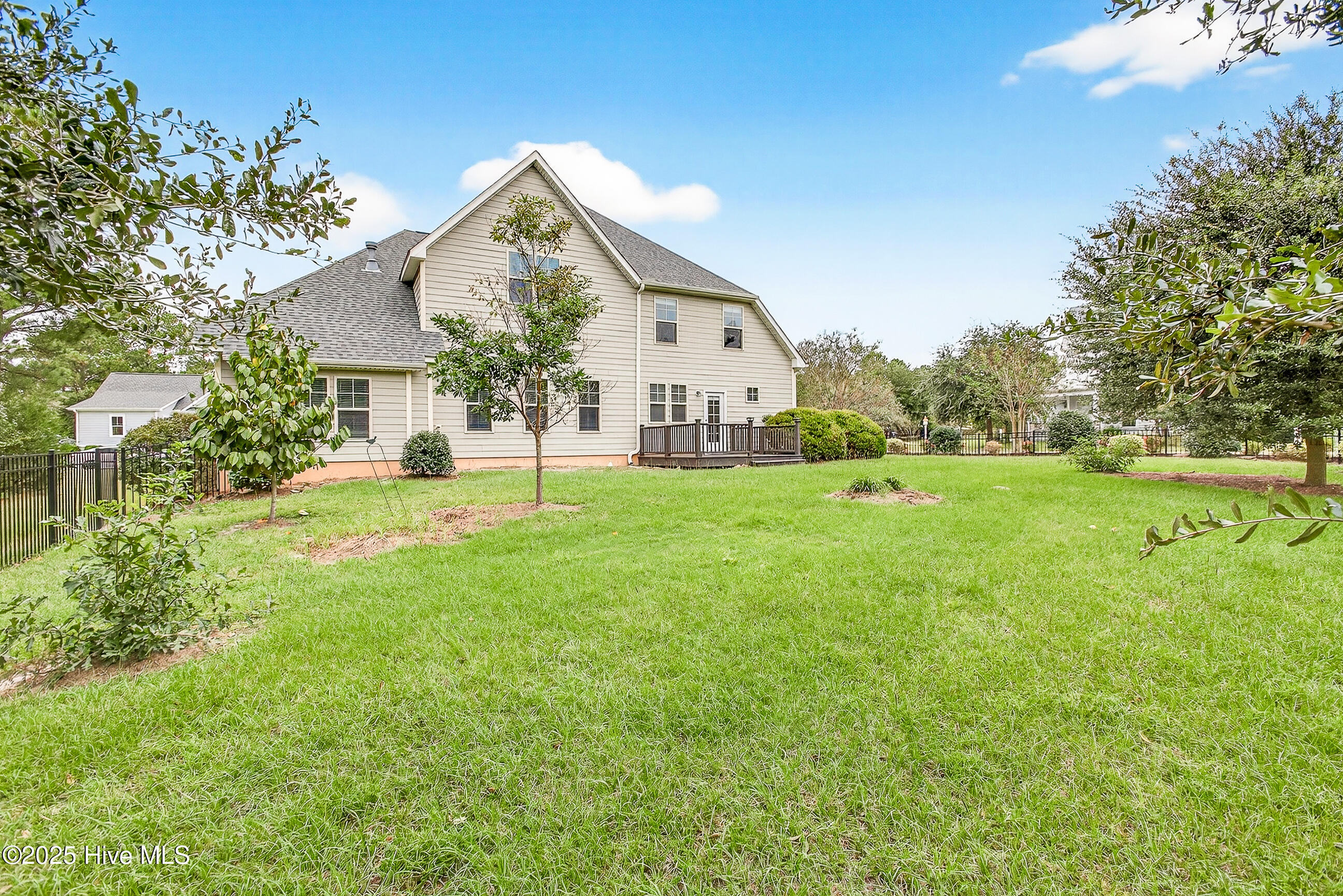 100534677 | Photo 52