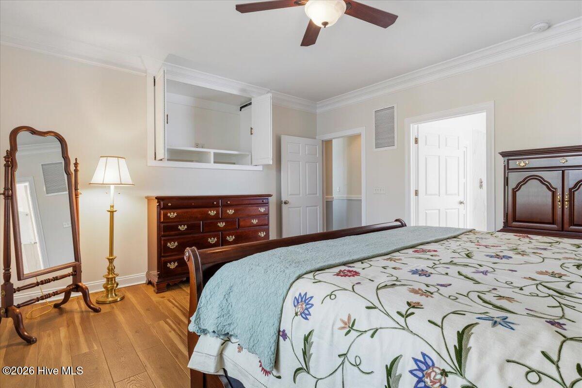 100567087 | Photo 40