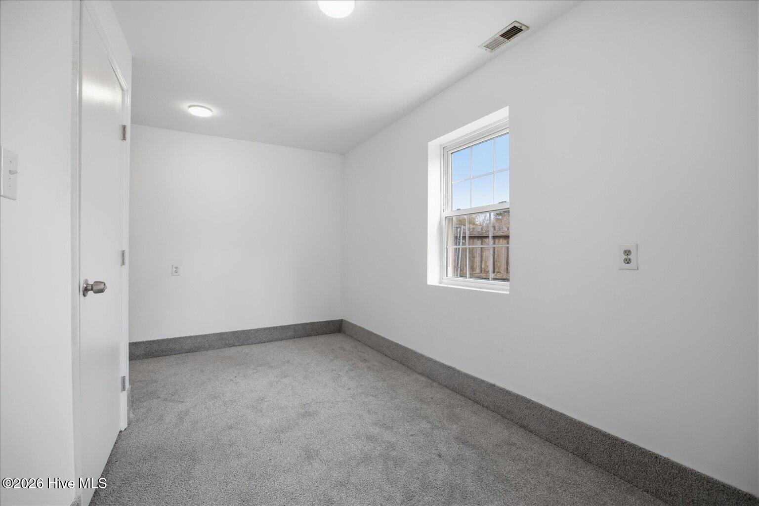 100555957 | Photo 11