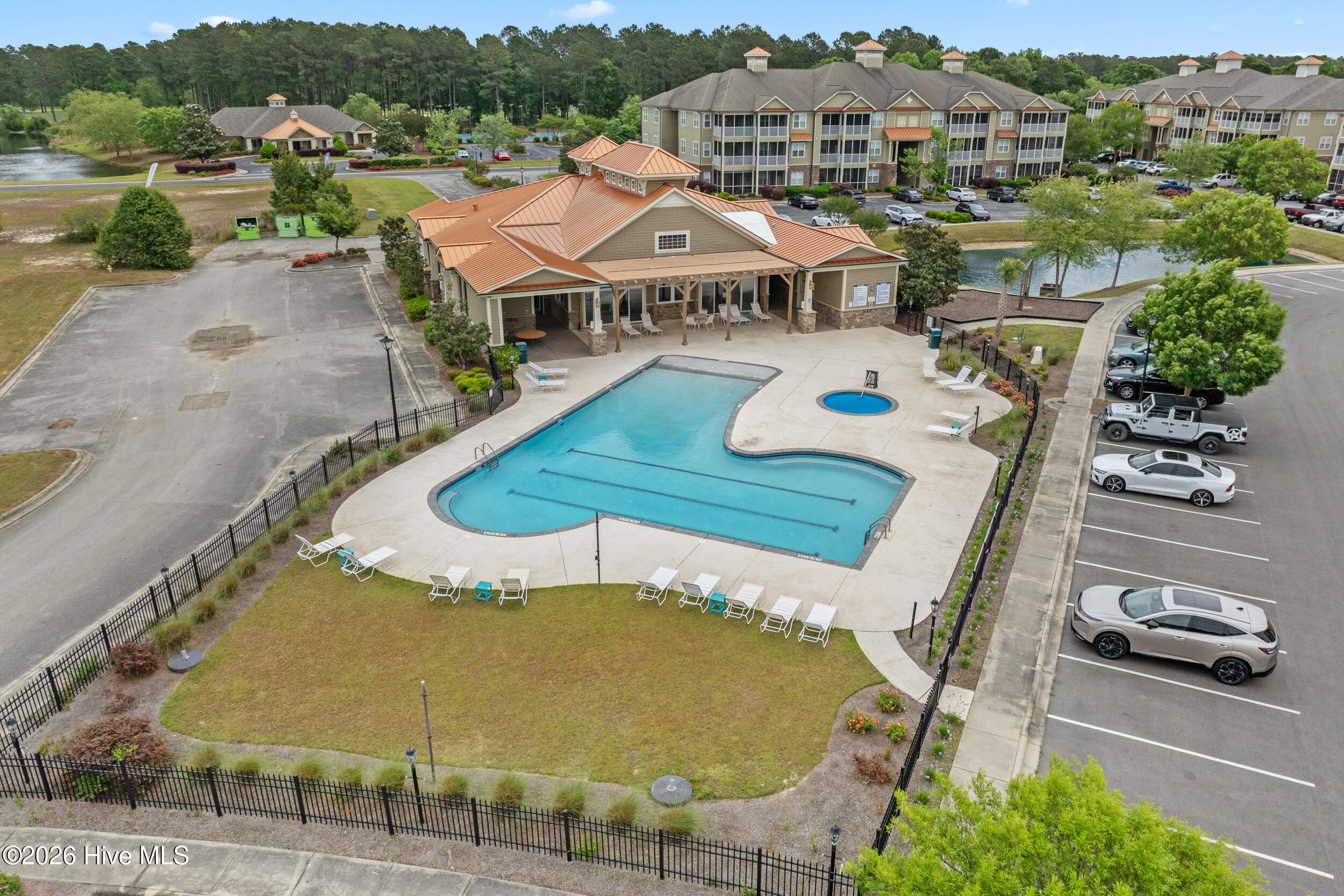 100570667 | Photo 37