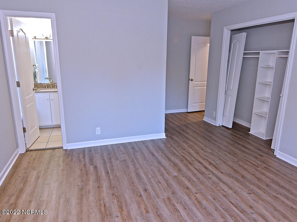 100535873 | Photo 19