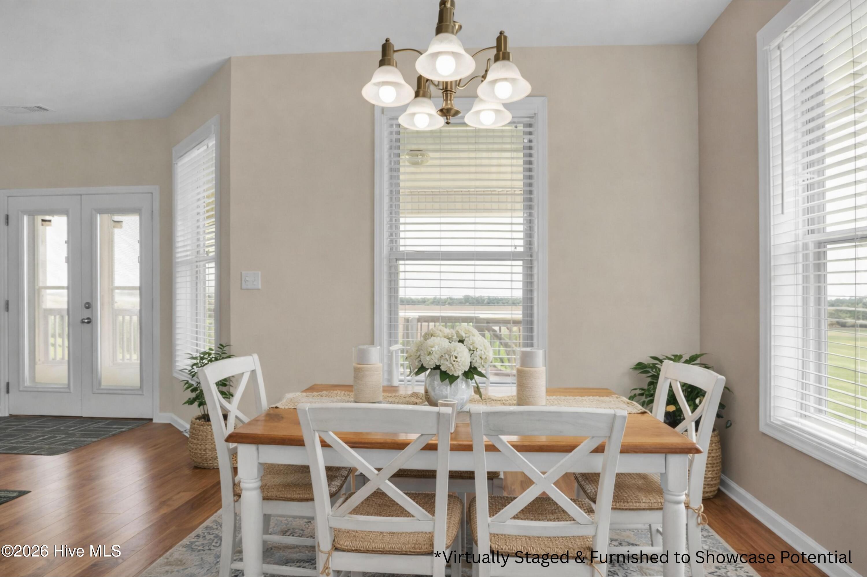 100563566 | Photo 18