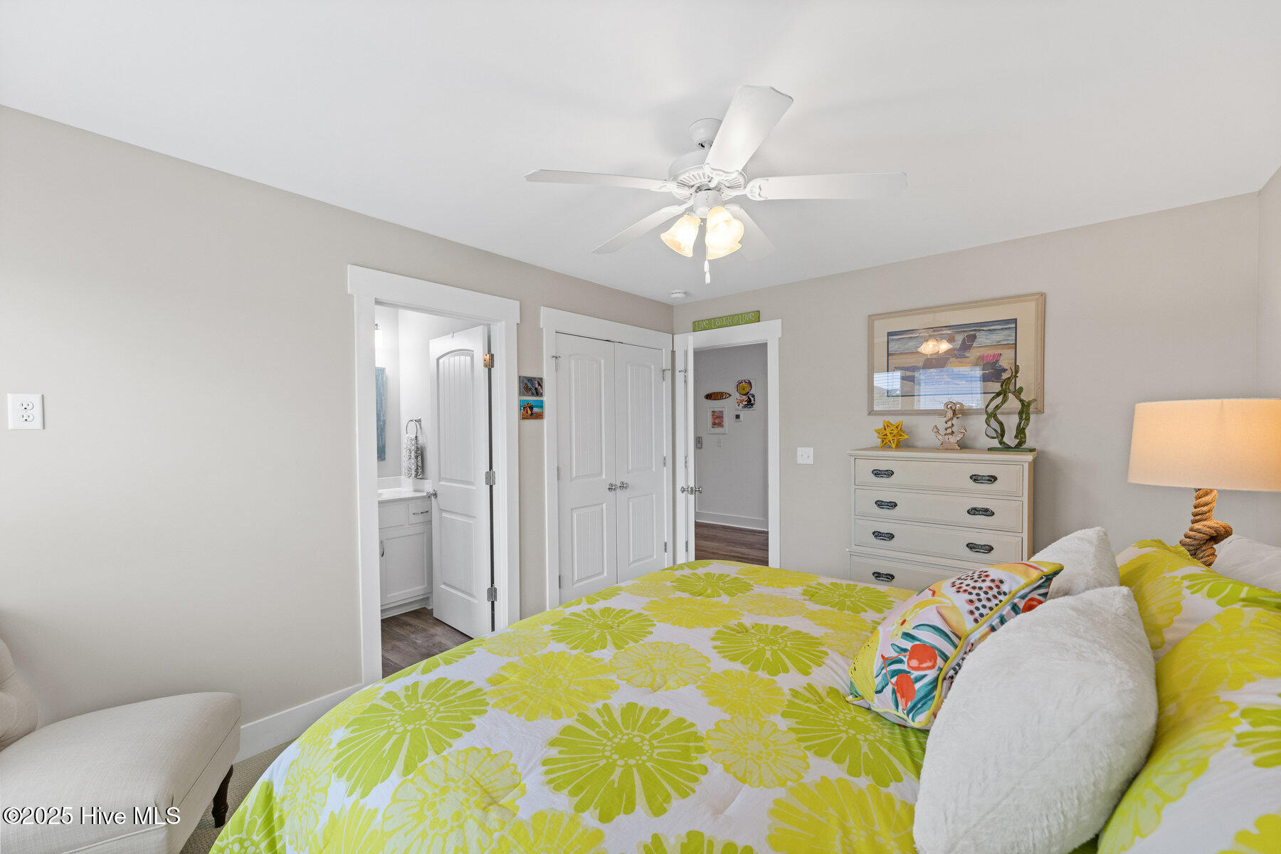 100523627 | Photo 35