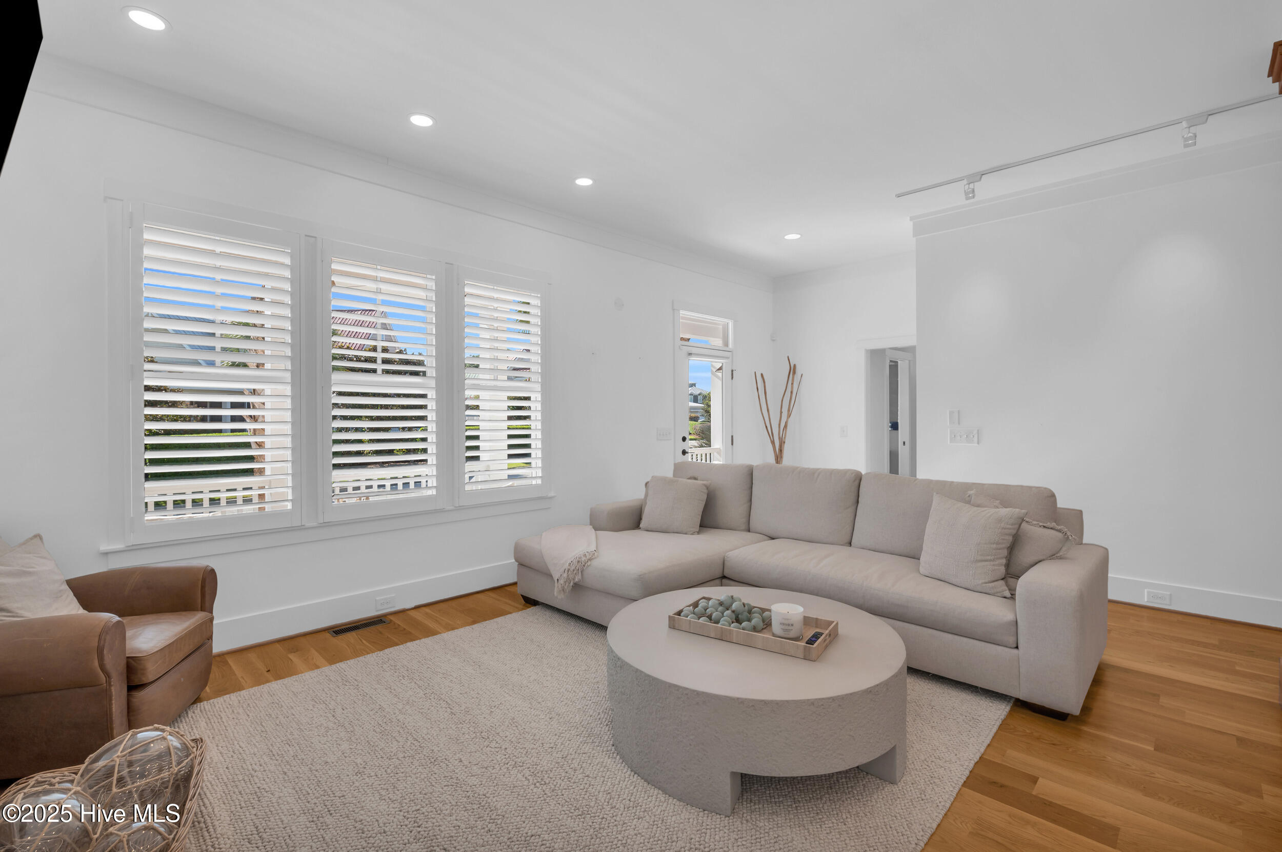 100532568 | Photo 10