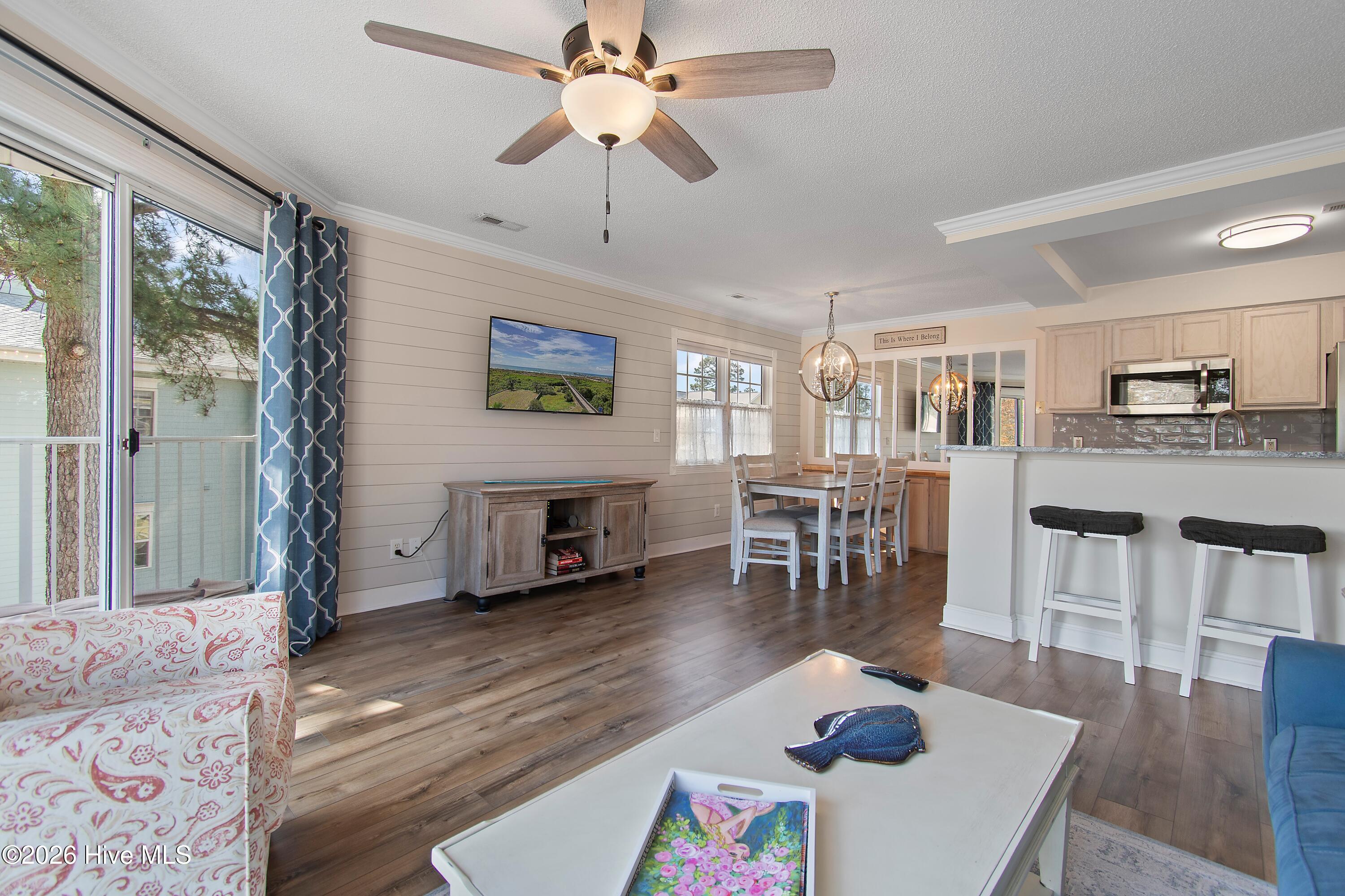 100556765 | Photo 24