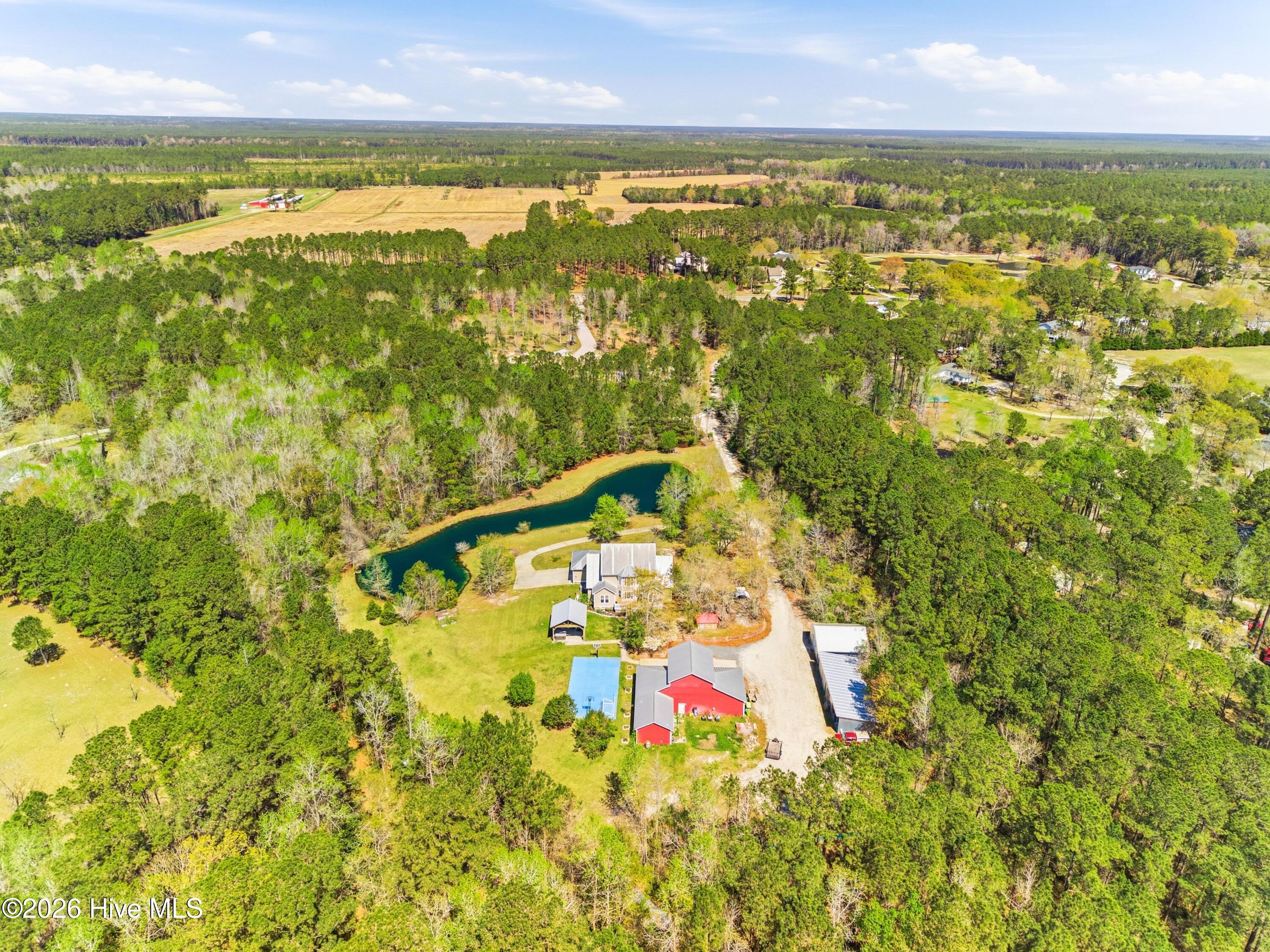 100564216 | Photo 64