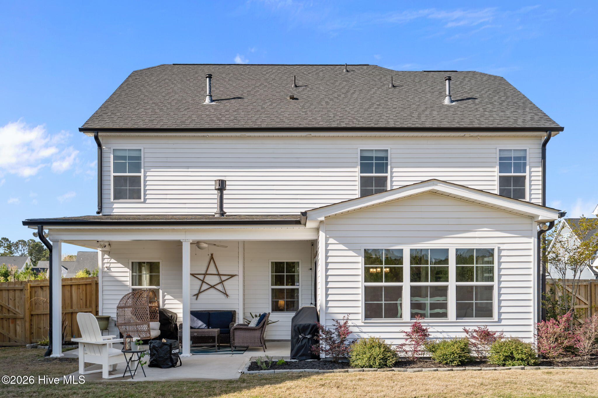 100564361 | Photo 52