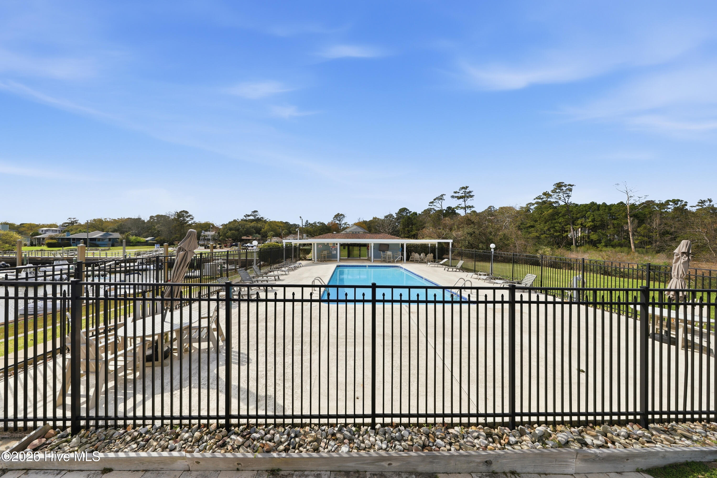 100561627 | Photo 48