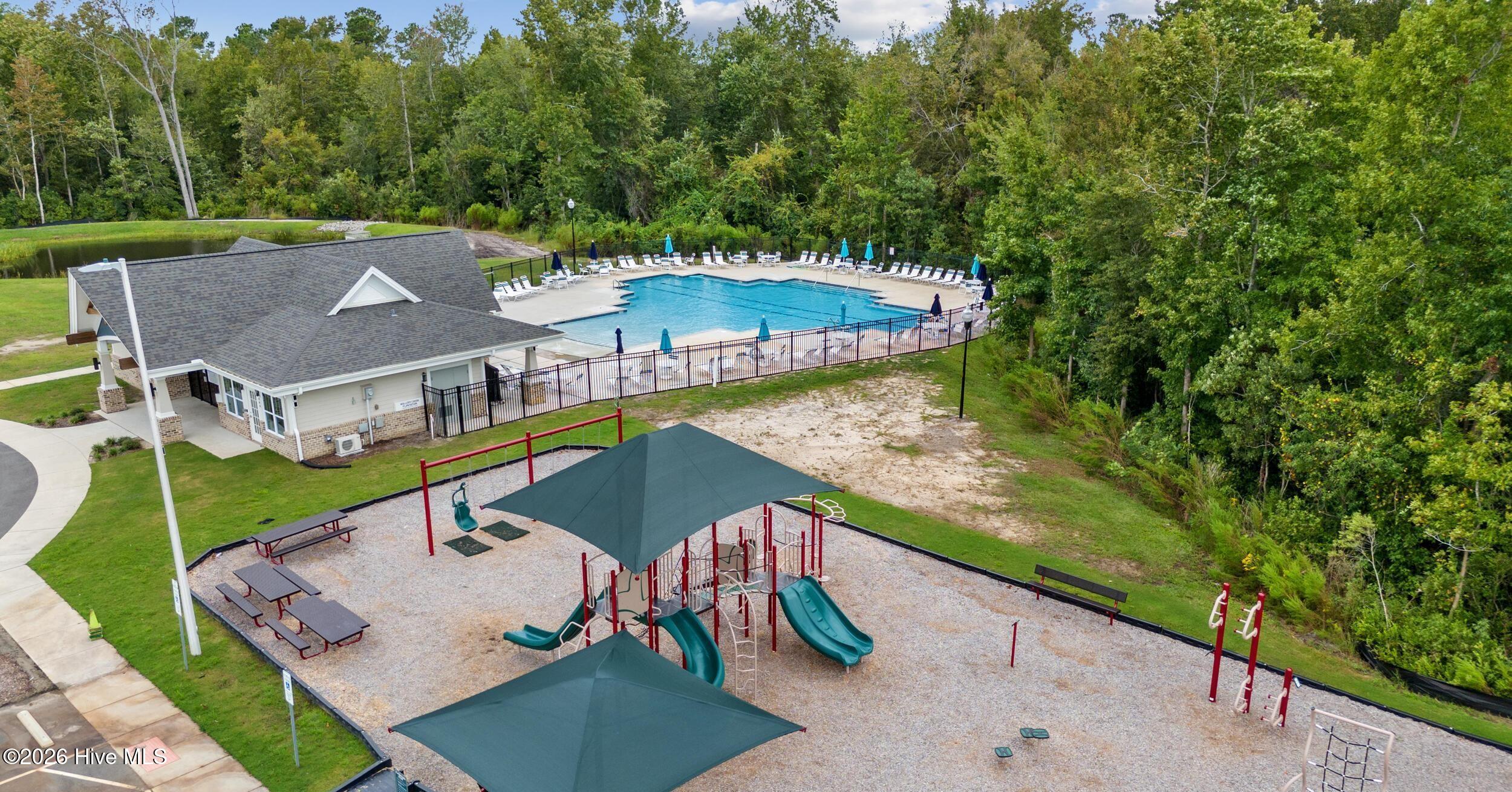 100565414 | Photo 47