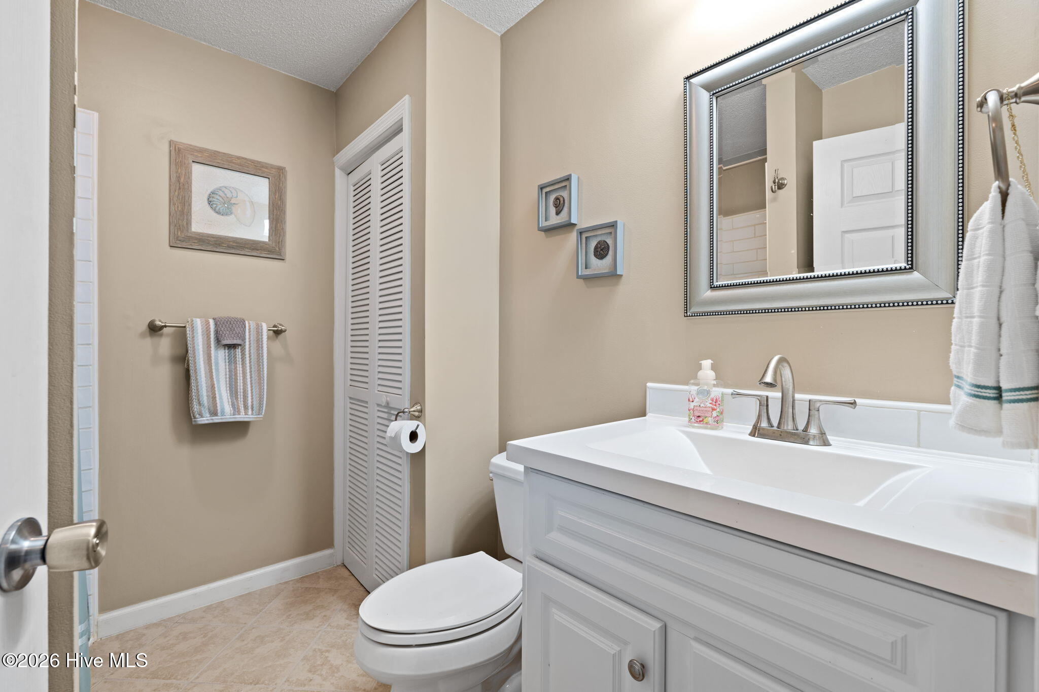 100568914 | Photo 16