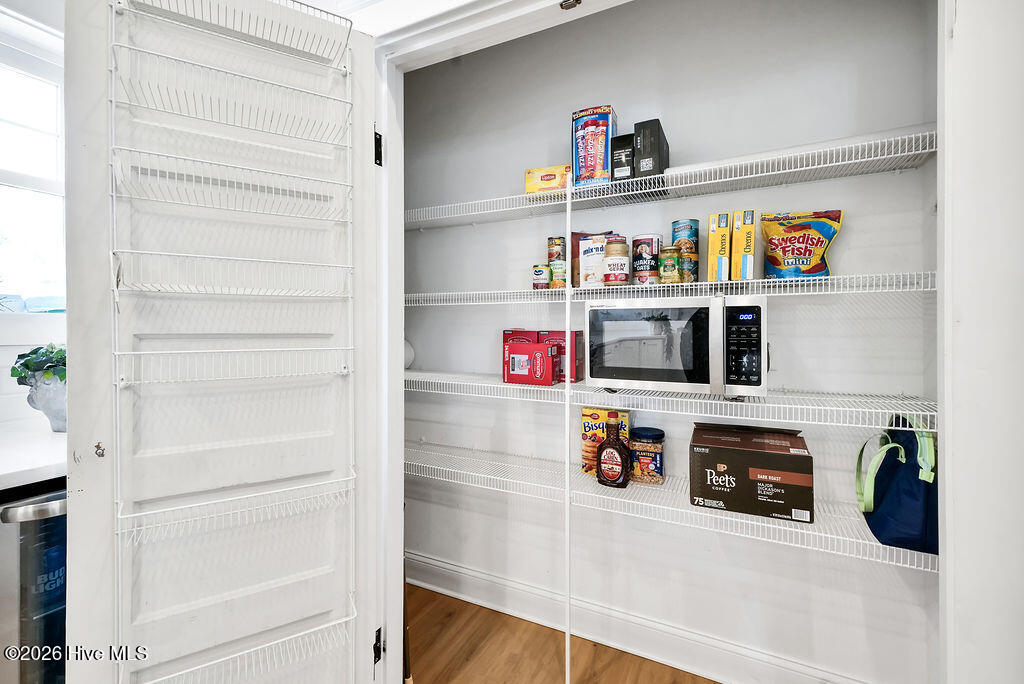 100561148 | Photo 19