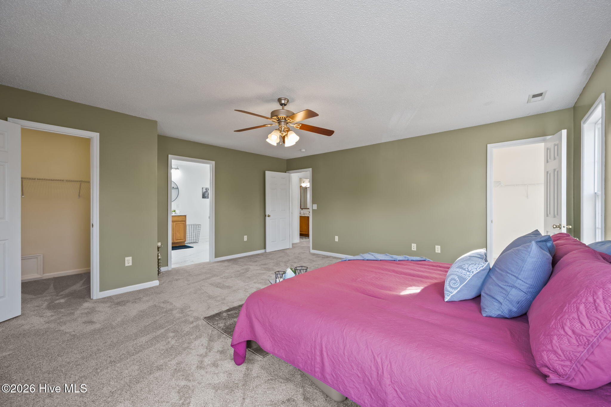 100547961 | Photo 22