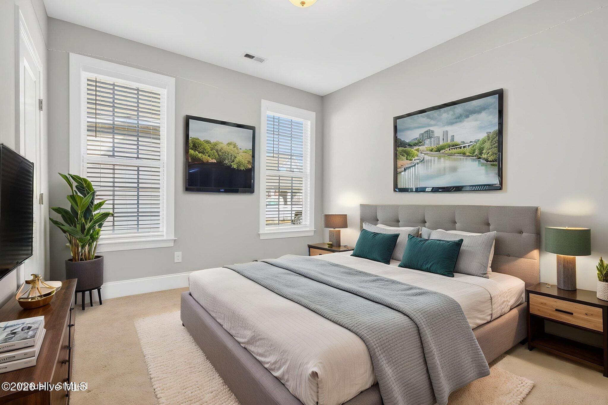 100563252 | Photo 34