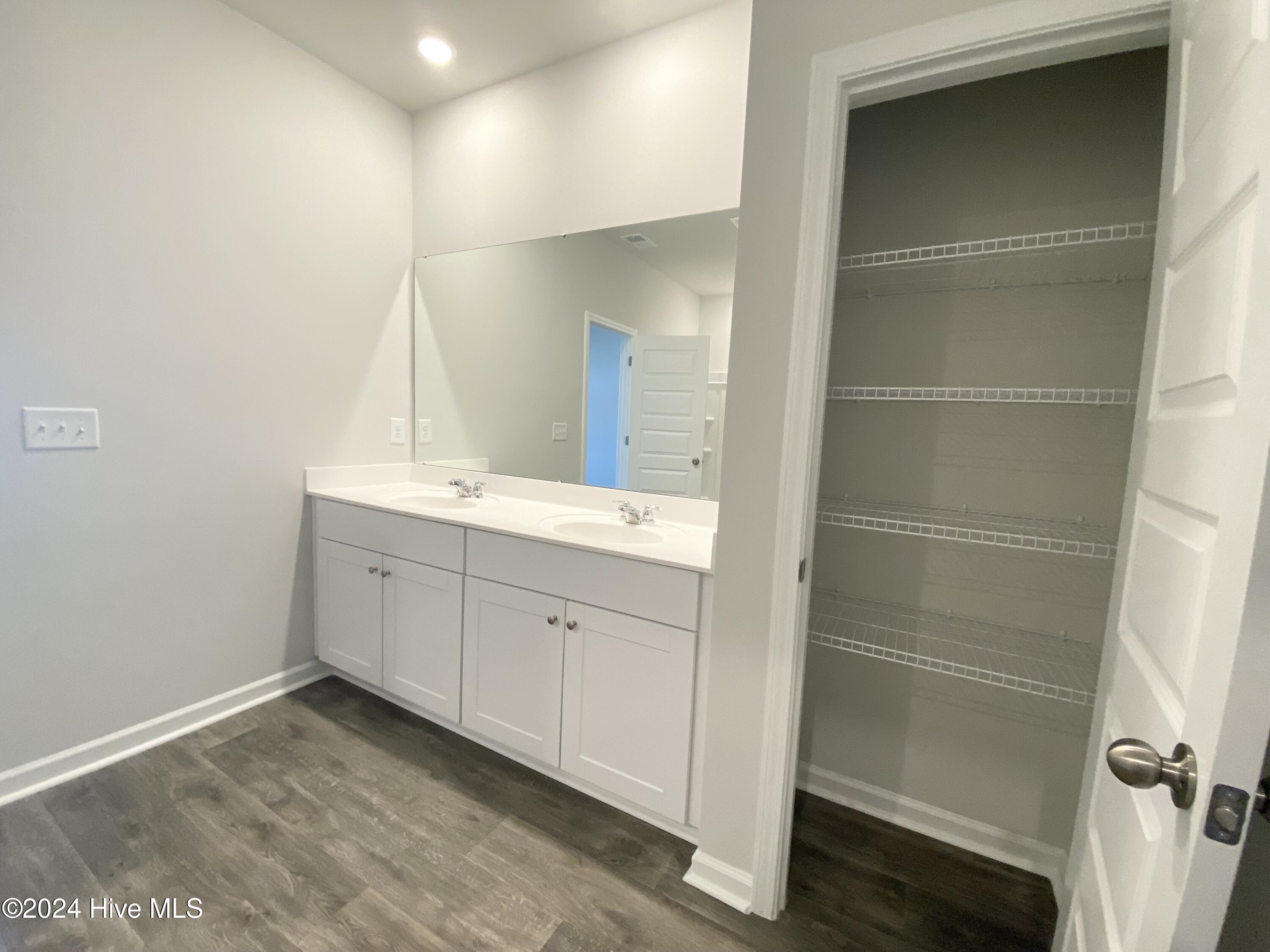 100552468 | Photo 16