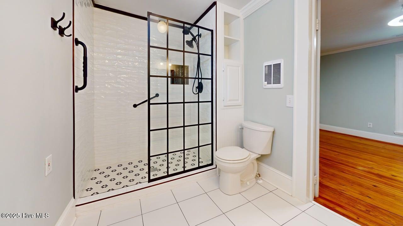 100502870 | Photo 47