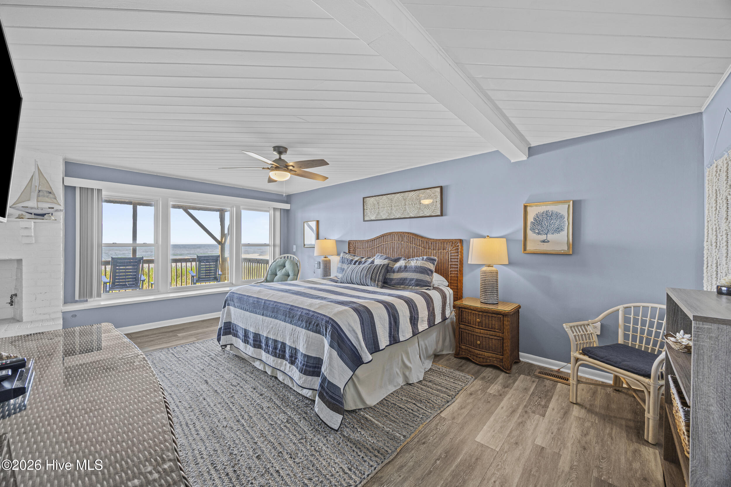 100568545 | Photo 12