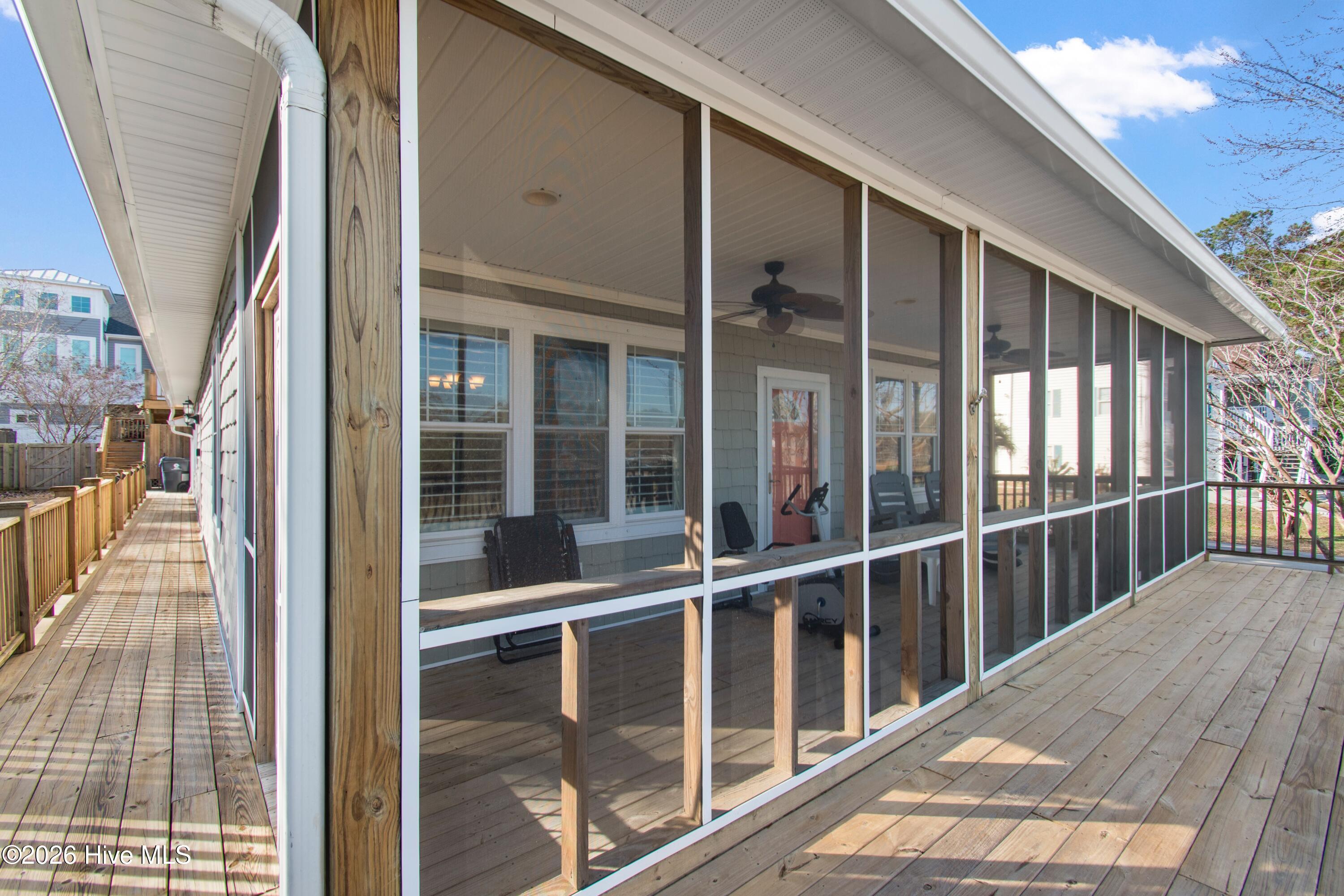 100552486 | Photo 11