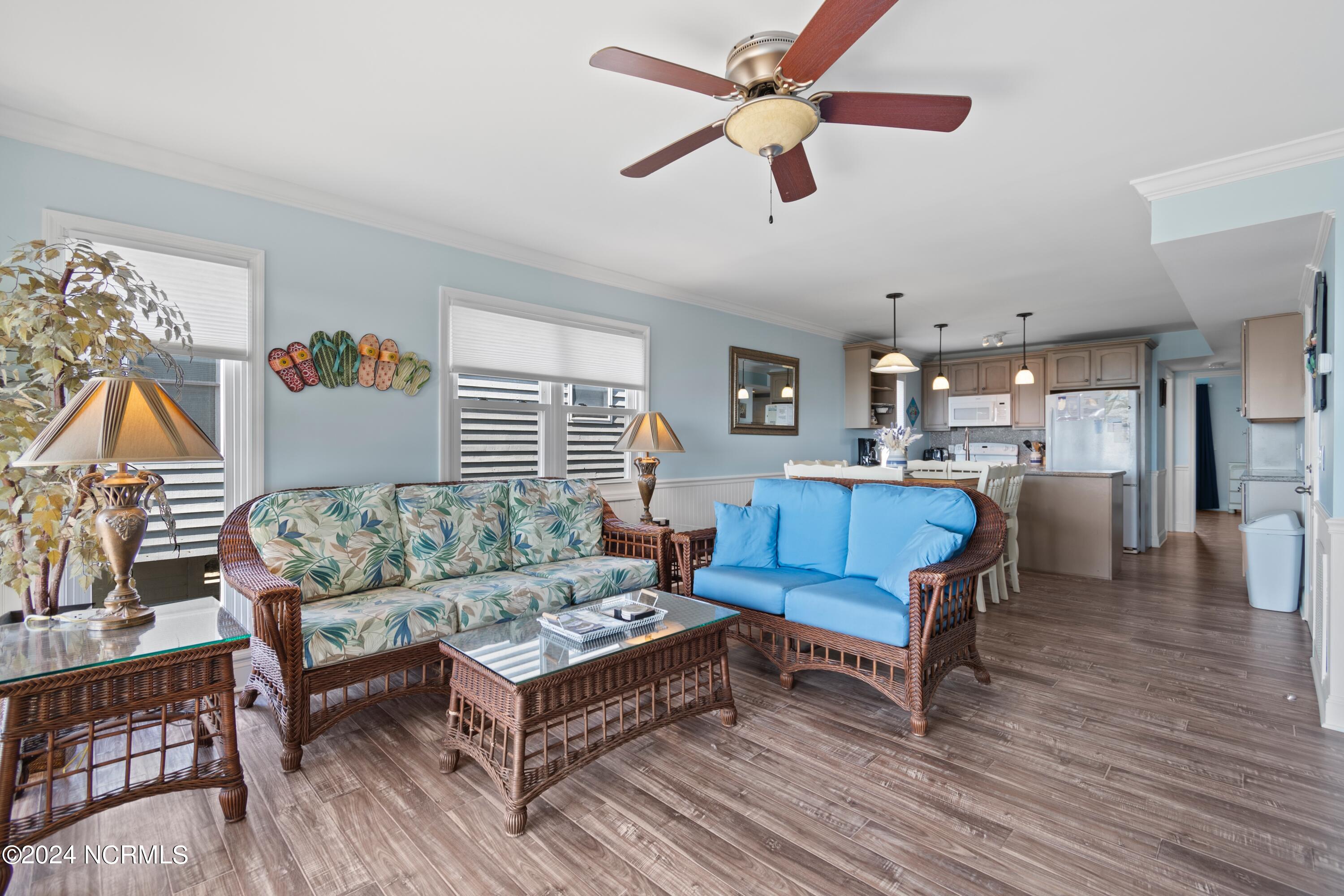 100547764 | Photo 34