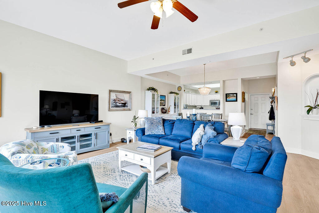 100497917 | Photo 16