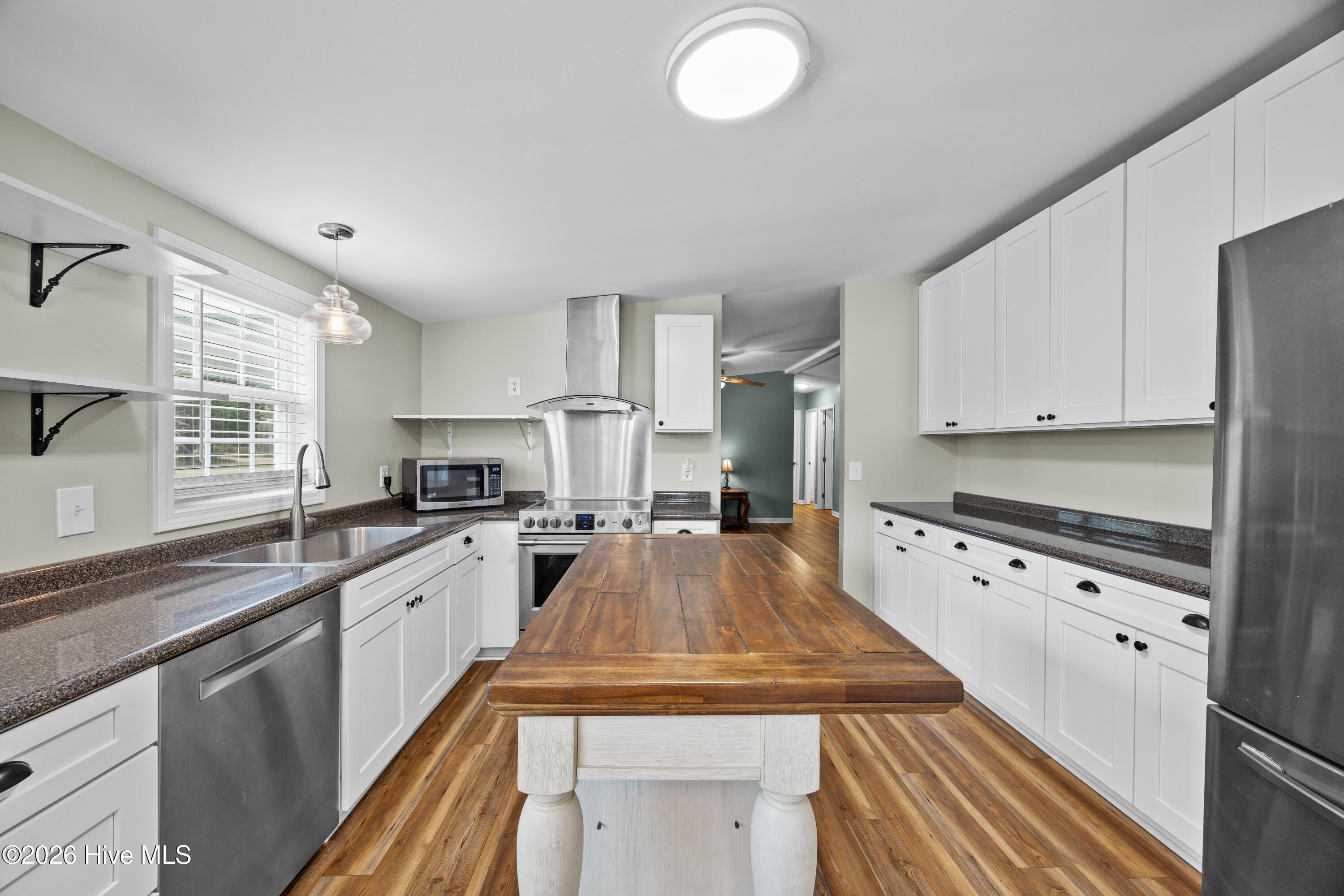 100551414 | Photo 12